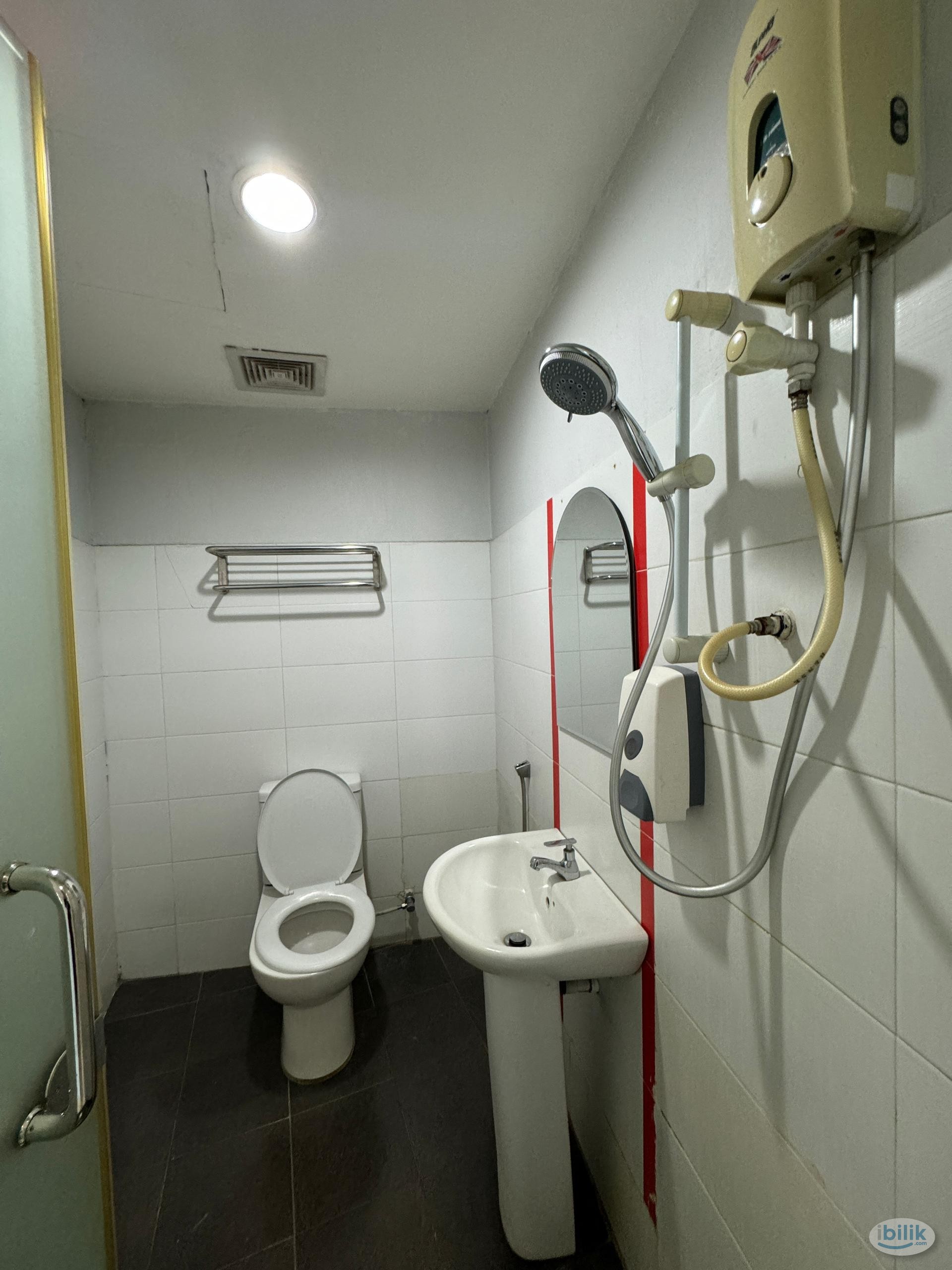 0 Depo❗ Comfy Room near with Strand Mall, Kota Damansara🛒🛍️ - Image 3