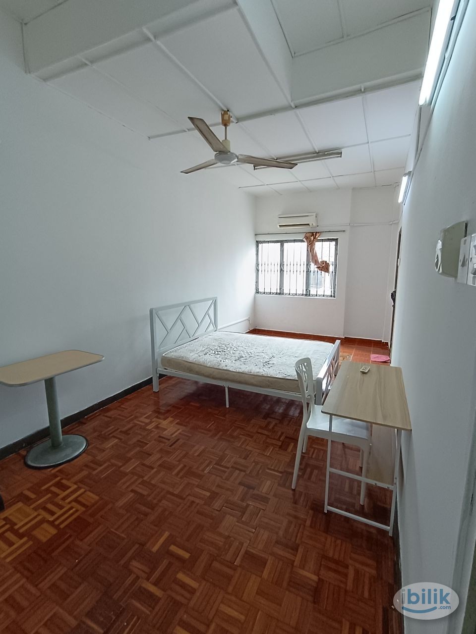 BAJET MERDEKA PROMO 🛌 Middle Room Provided Free WiFi at SS2 Petaling Jaya - Image 1