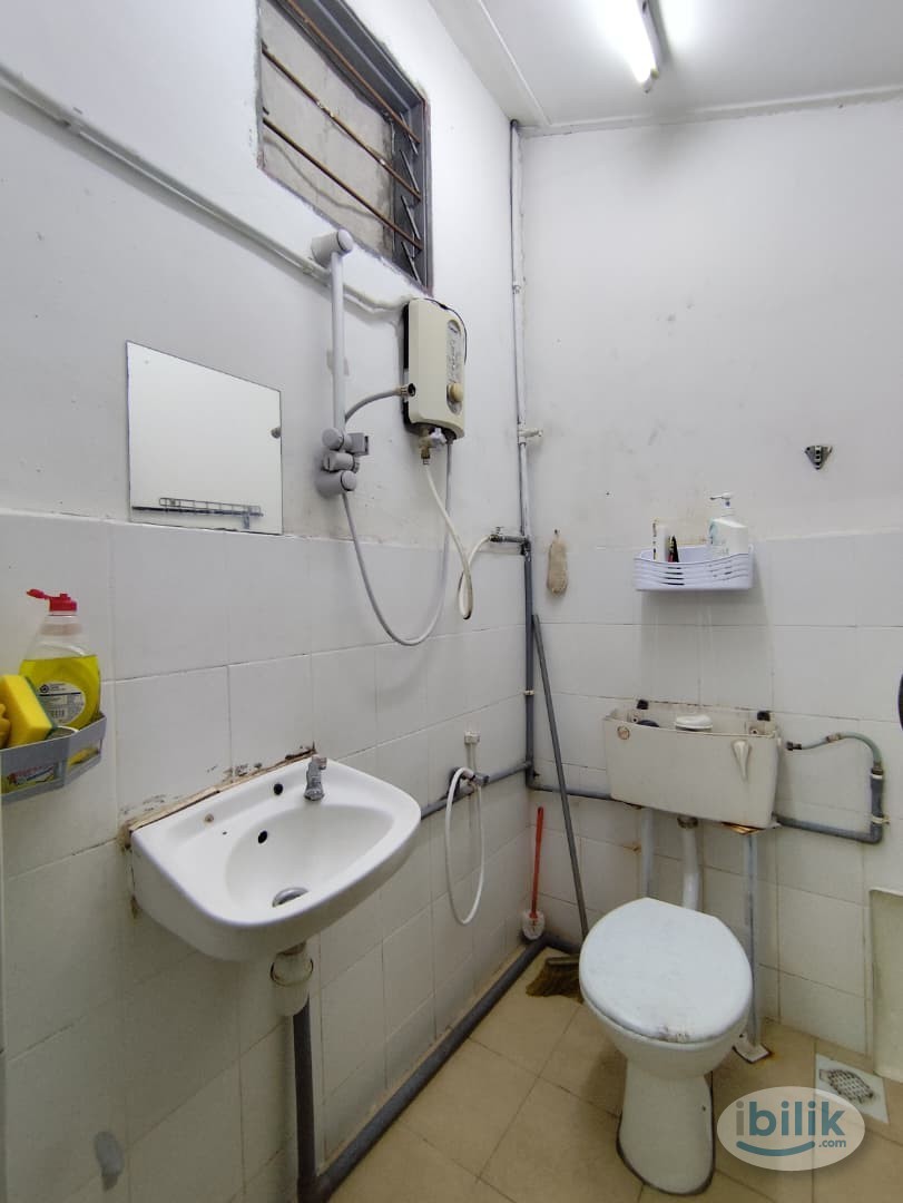 BAJET MERDEKA PROMO 🛌 Middle Room Provided Free WiFi at SS2 Petaling Jaya - Image 4