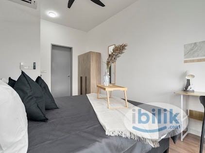 Exclusive Fully furnished Master Room With PRIVATE Bathroom, Walking Distance LRT MRT - Image 3