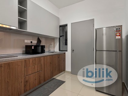 Exclusive Fully furnished Master Room With PRIVATE Bathroom, Walking Distance LRT MRT - Image 5
