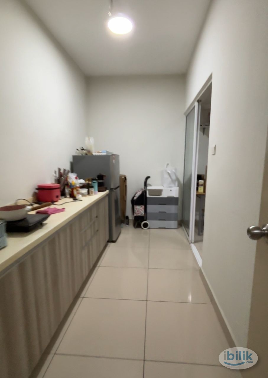 📍Next to LRT Ara damansara/Evolve mall, Doorsteps to variety Shop lot and Restaurant, Near to Citta Mall, Subang Airport - Image 4