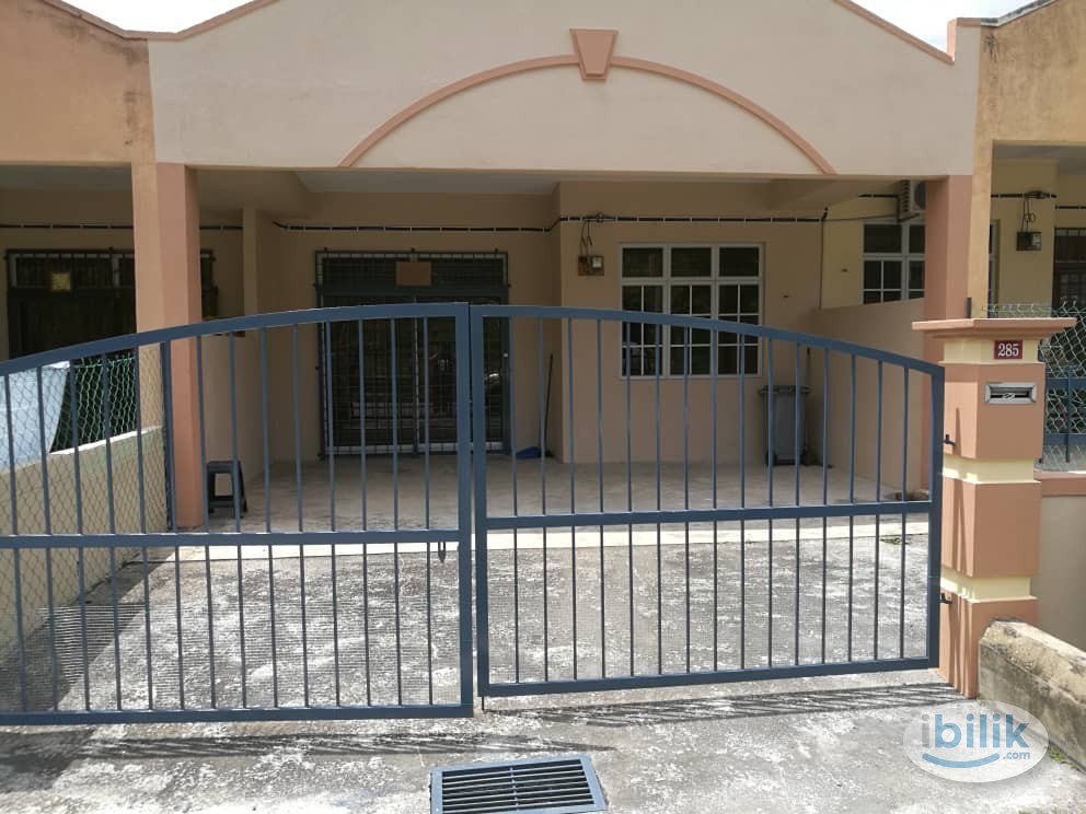 3 bedroom 2 bathroom landed house for rent at Taman Bukit Kristal Seremban - Image 1