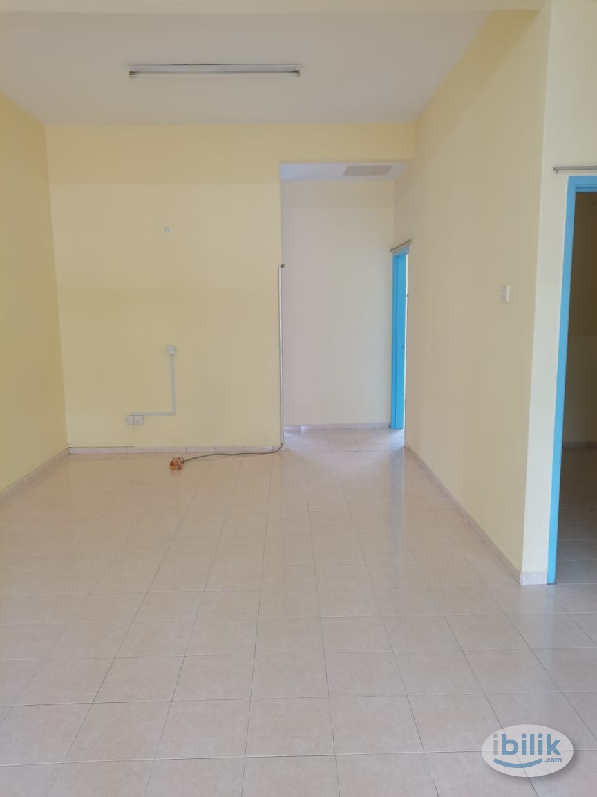 3 bedroom 2 bathroom landed house for rent at Taman Bukit Kristal Seremban - Image 4