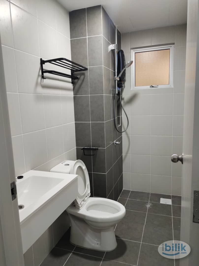 Female Malay Sharing room (looking partner) (Walk to LRT Station) Offer if can move in ASAP - Image 2