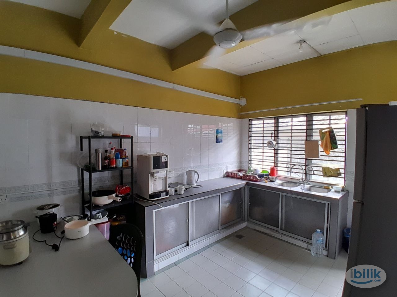 [Subang Bestari House] Master Room Link Share Bathroom Near Help University 2, Subang Airport, Star Avenue - Image 1