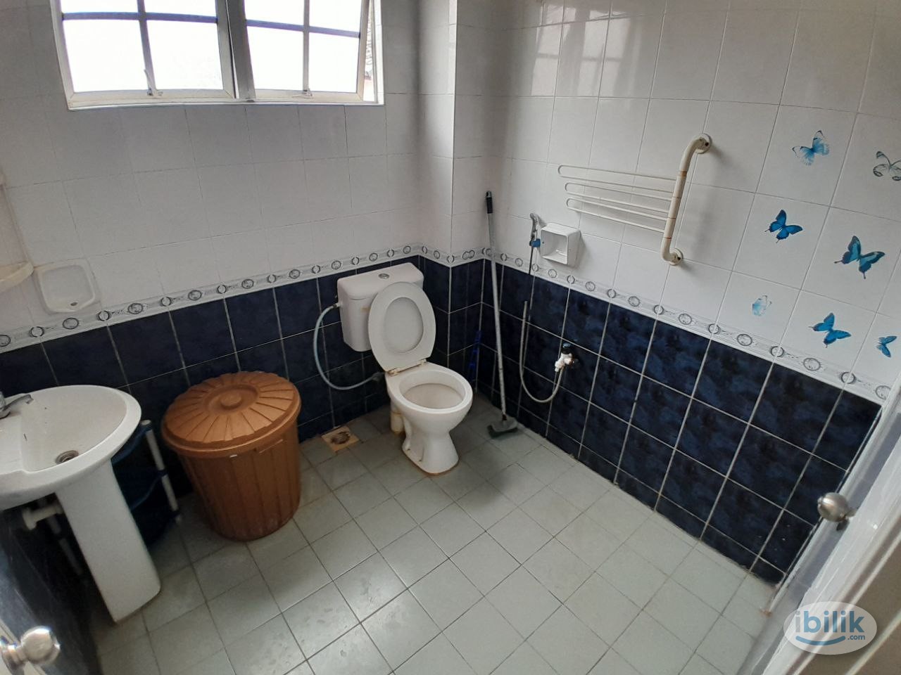 [Subang Bestari House] Master Room Link Share Bathroom Near Help University 2, Subang Airport, Star Avenue - Image 3