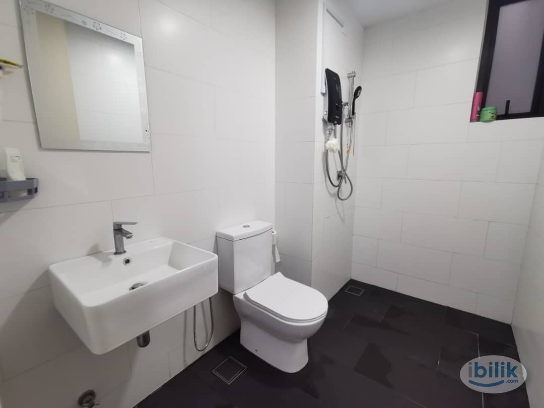 Medium Room at SQWhere, Sungai Buloh - Image 2