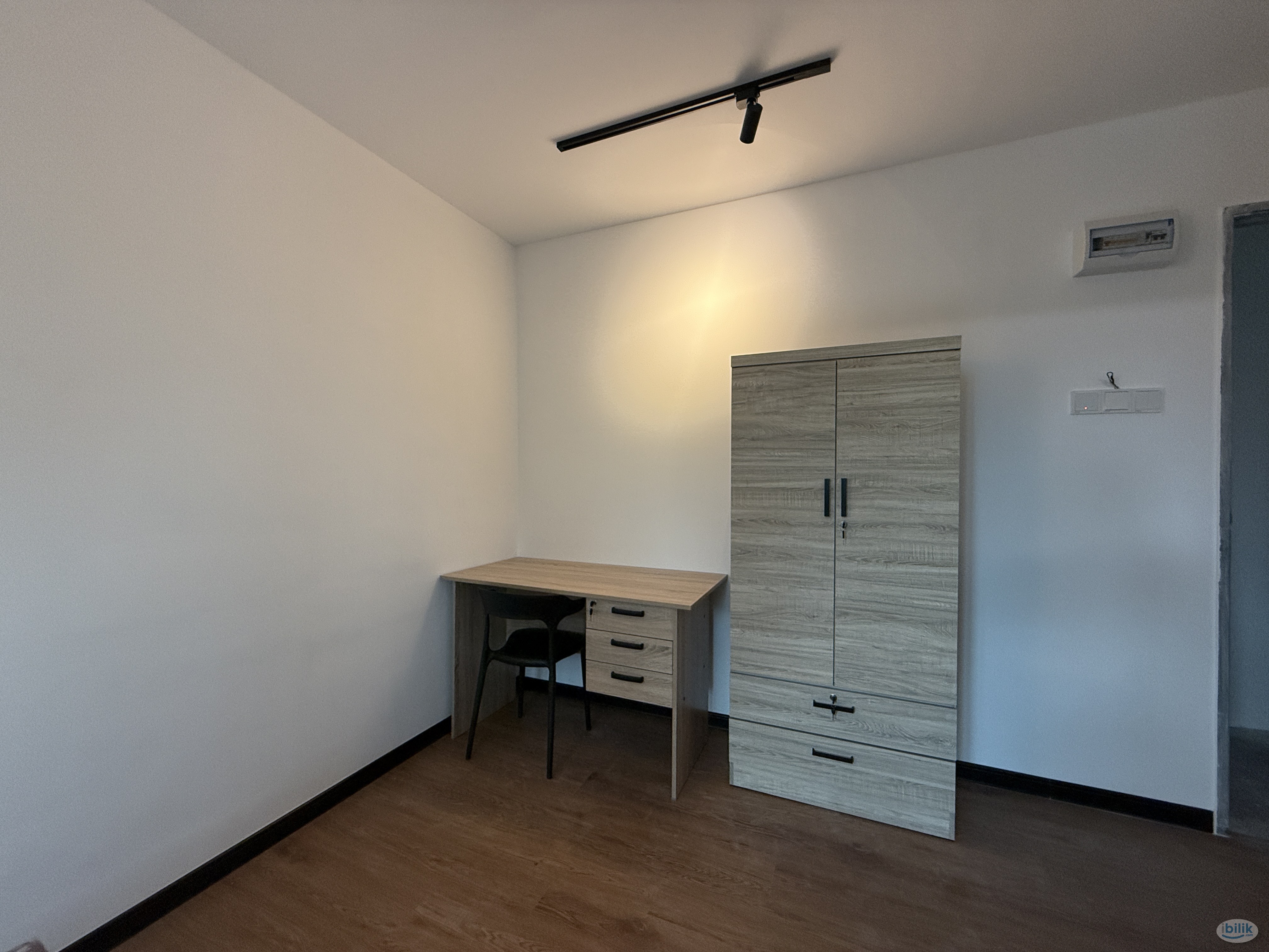 Middle Room At Taiping Town. - Image 2