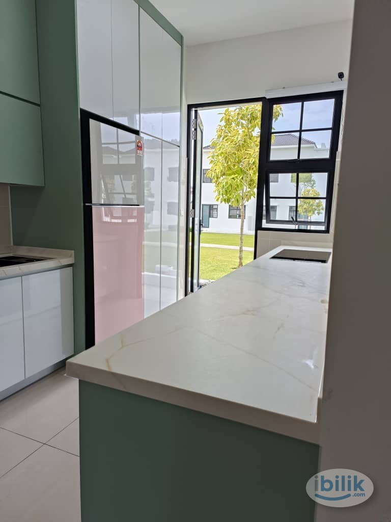 😀☘️☀️🌈 Furnished Room with Ensuite Washroom - Image 4