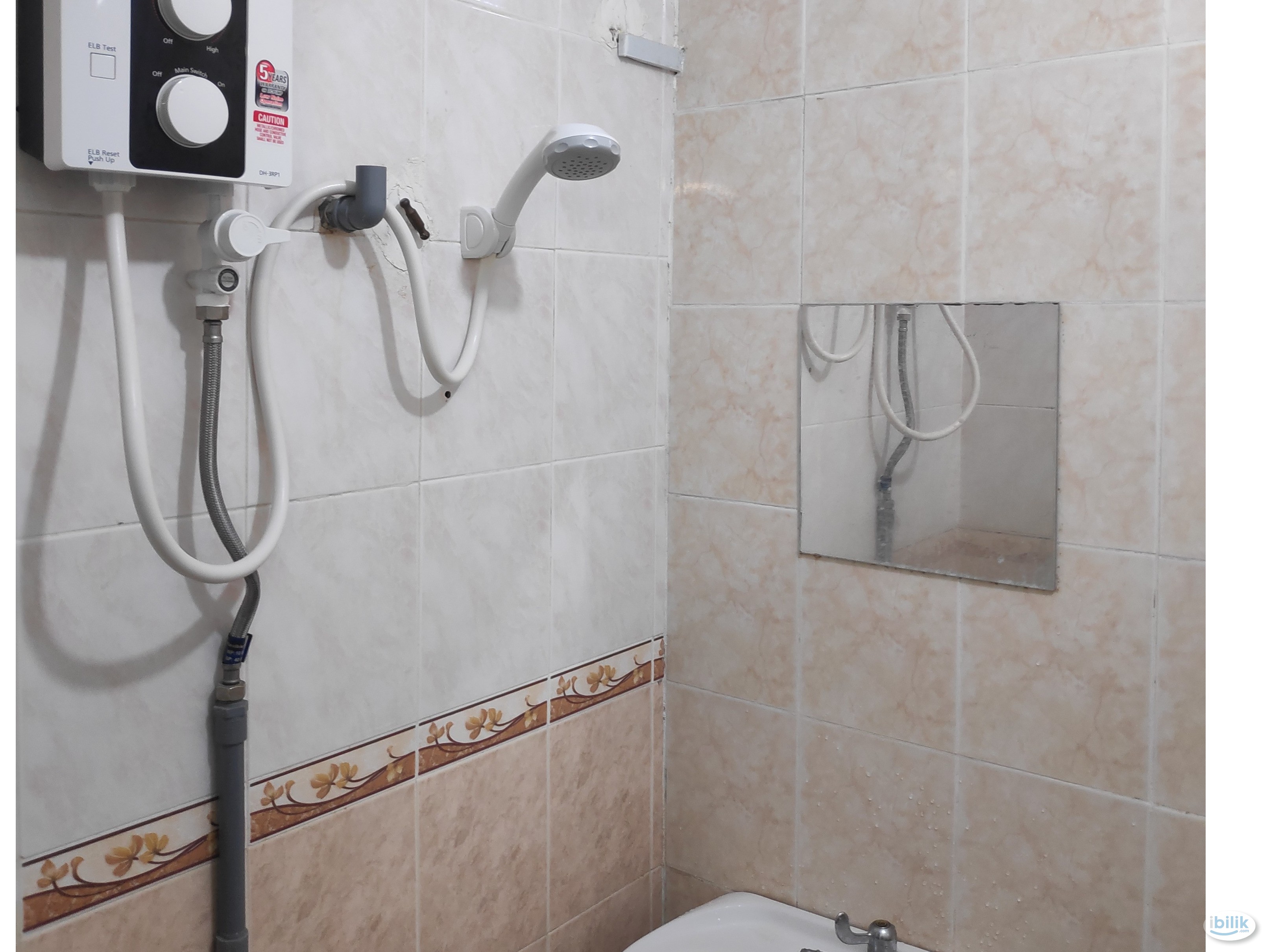 Room ( Attached Bathroom ) at PJS 9, Bandar Sunway - Image 3