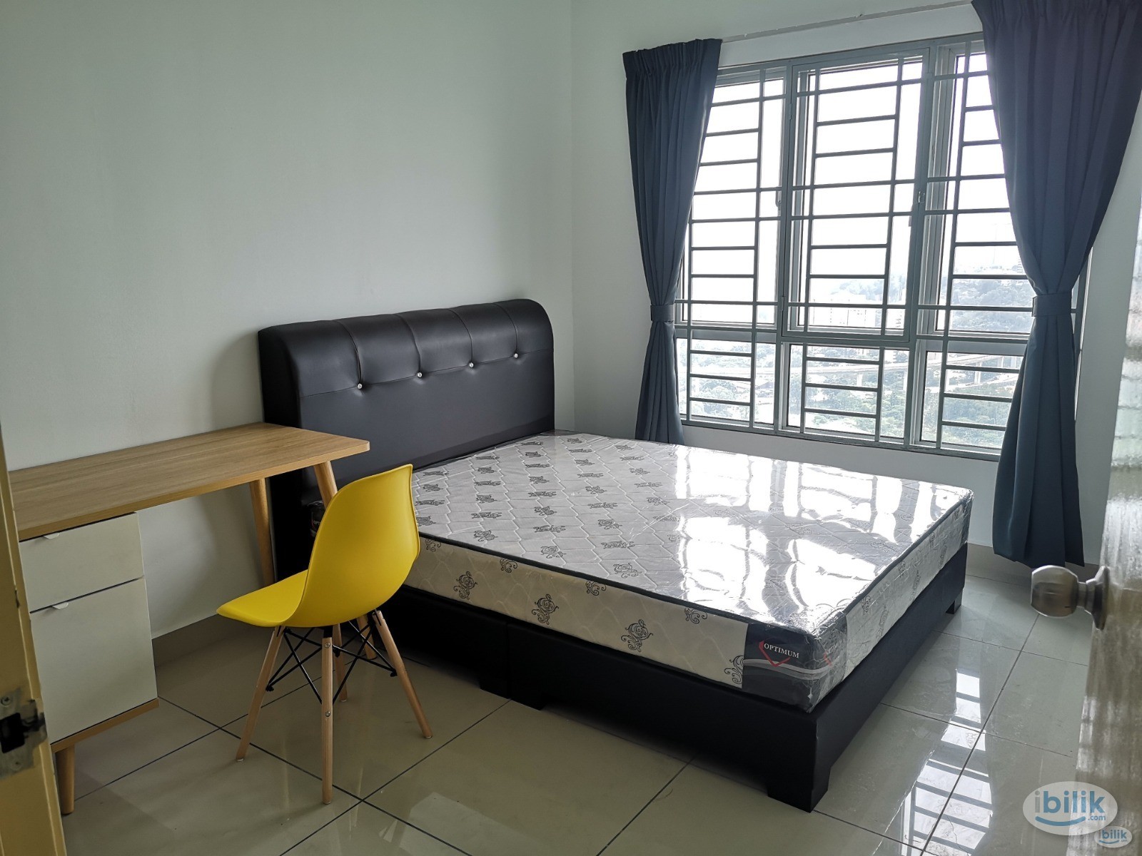 Middle Room at OUG Parklane, Old Klang Road - Image 1