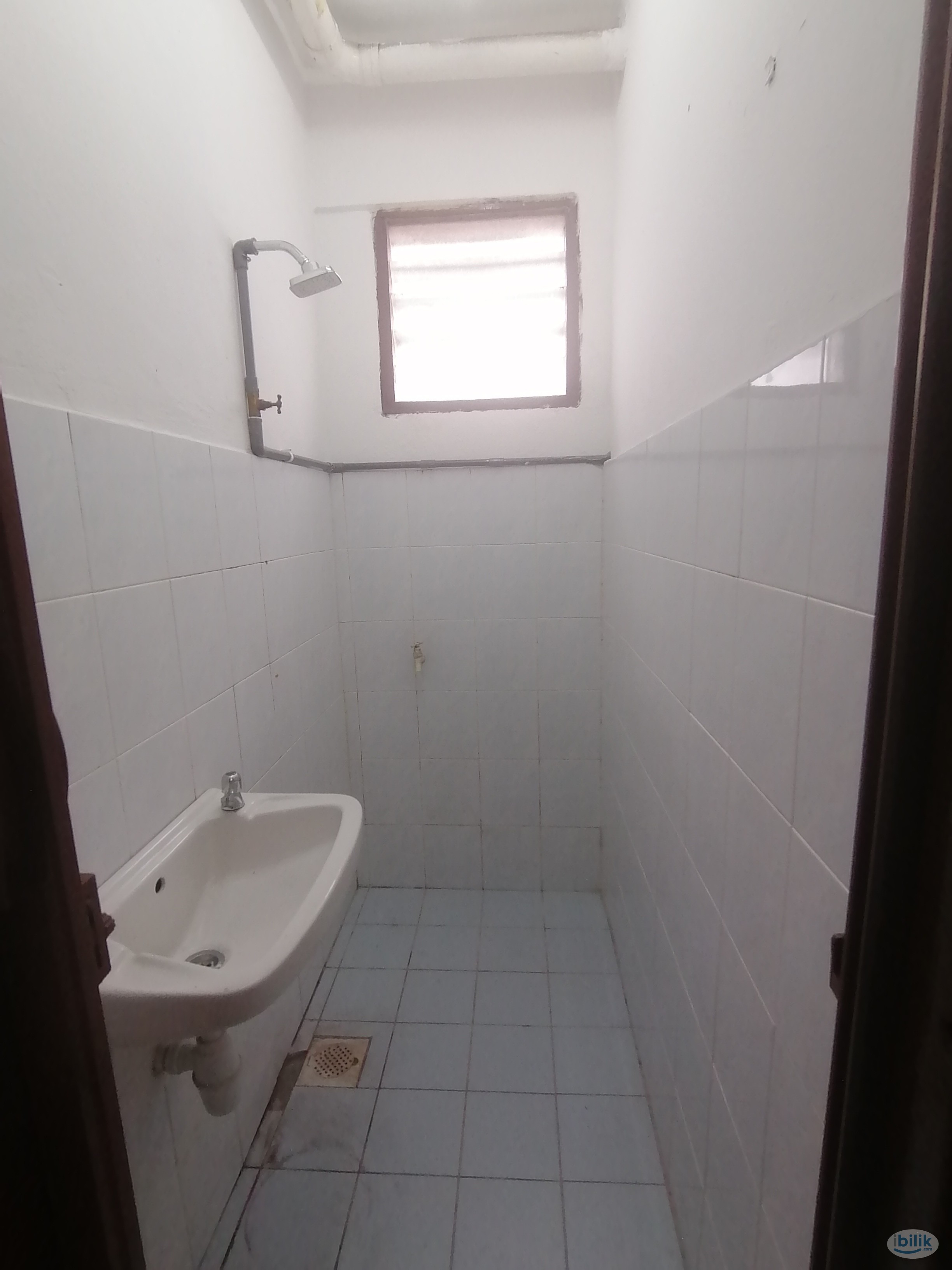 Sharing Master Room at Flat Bandar Bukit Puchong with Fully Furnish, Cleaning Service & Free Utility Bills. - Image 5