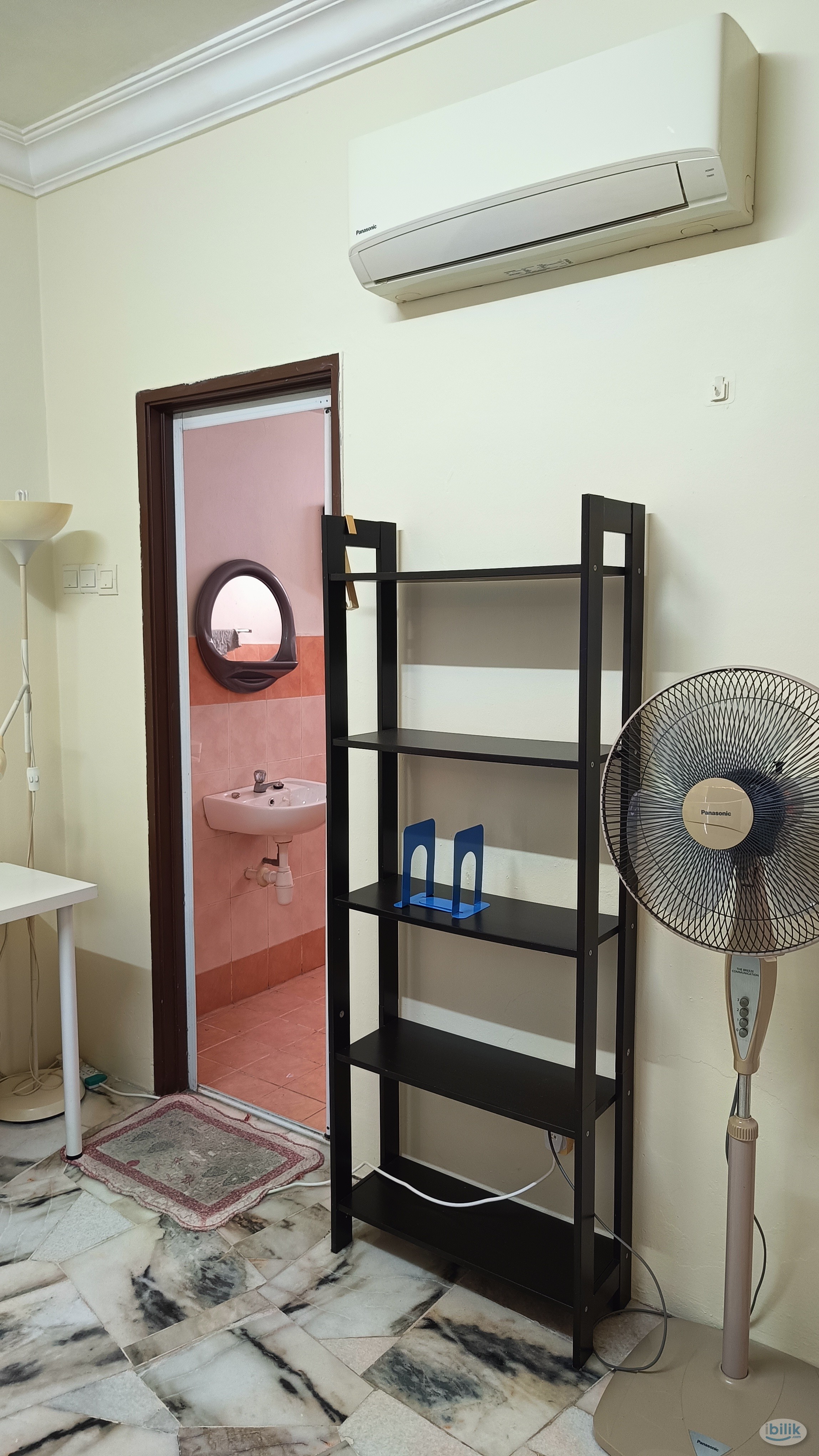Master Room near UPM Serdang & MRT Station - Image 2