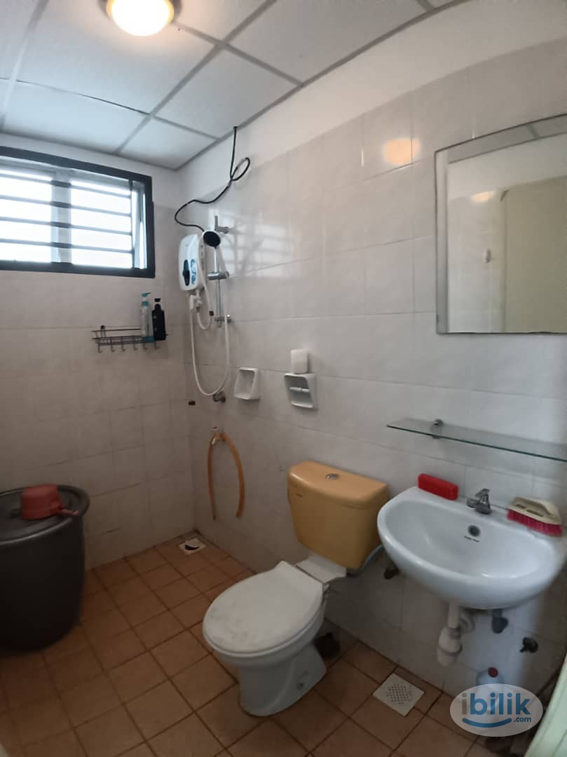 Male Room at Nusa Perdana Service Apartment, Gelang Patah - Image 2