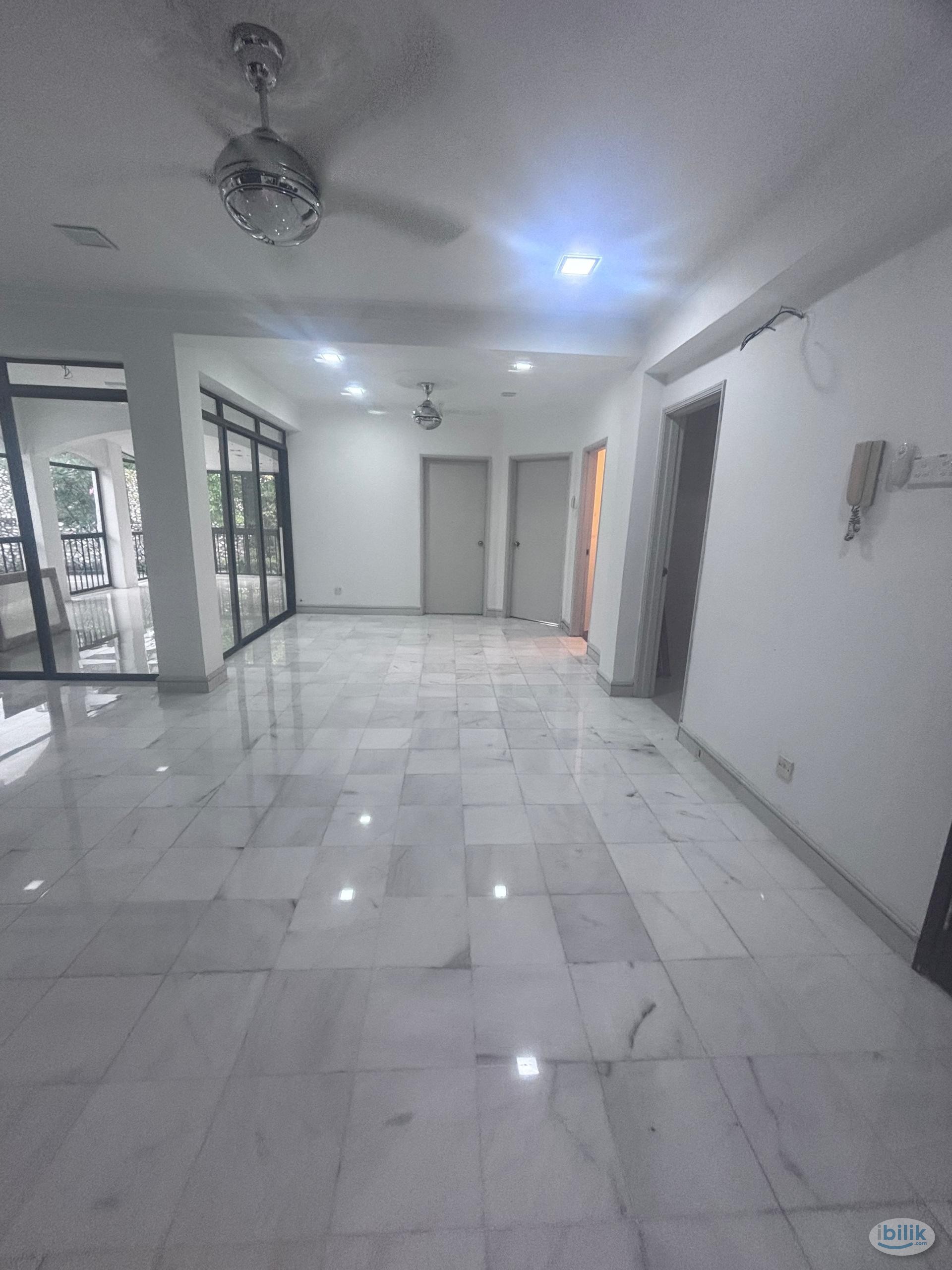 Middle Room at Pantai Dalam, Kuala Lumpur - Image 3