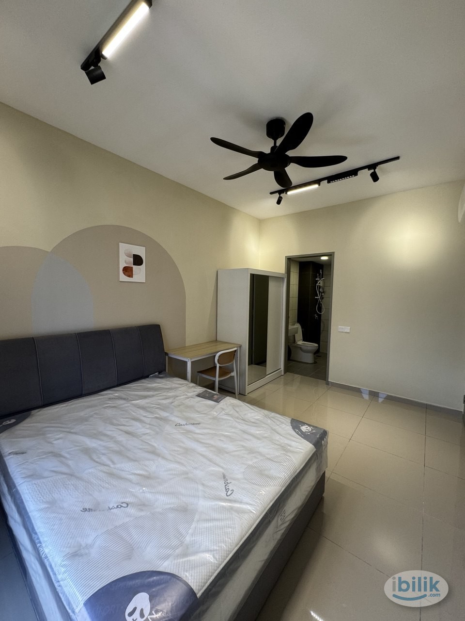 (No Partition) Master Room MRT Bus to MRT Mutiara Damansara, PJ Trade Centre, 1 Utama, KPMG, - Image 4