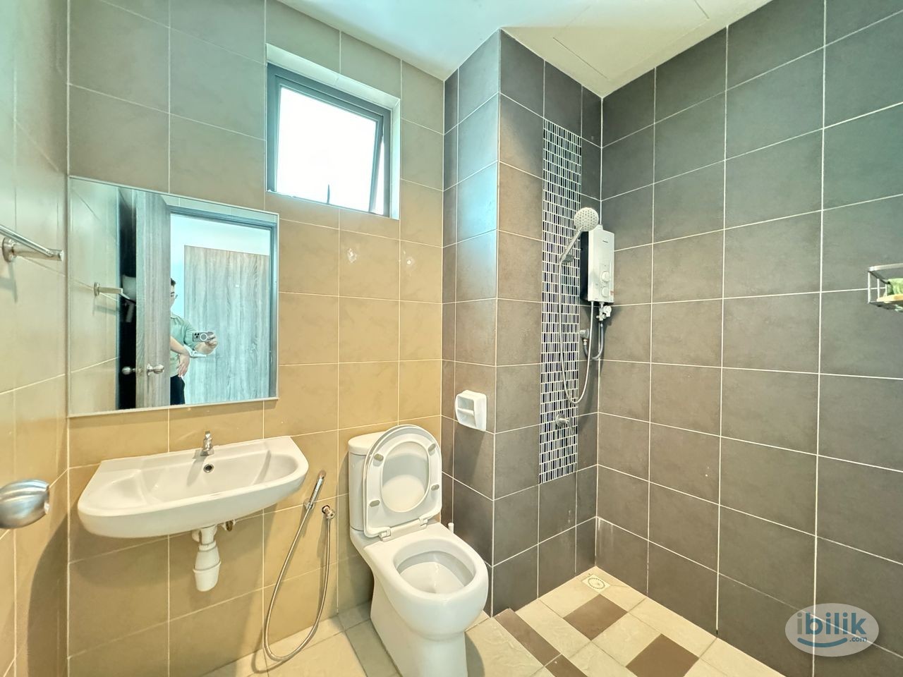 Cozy Single bedroom for rent @ Tree Sparina ,Bayan Lepas, Penang - Image 4