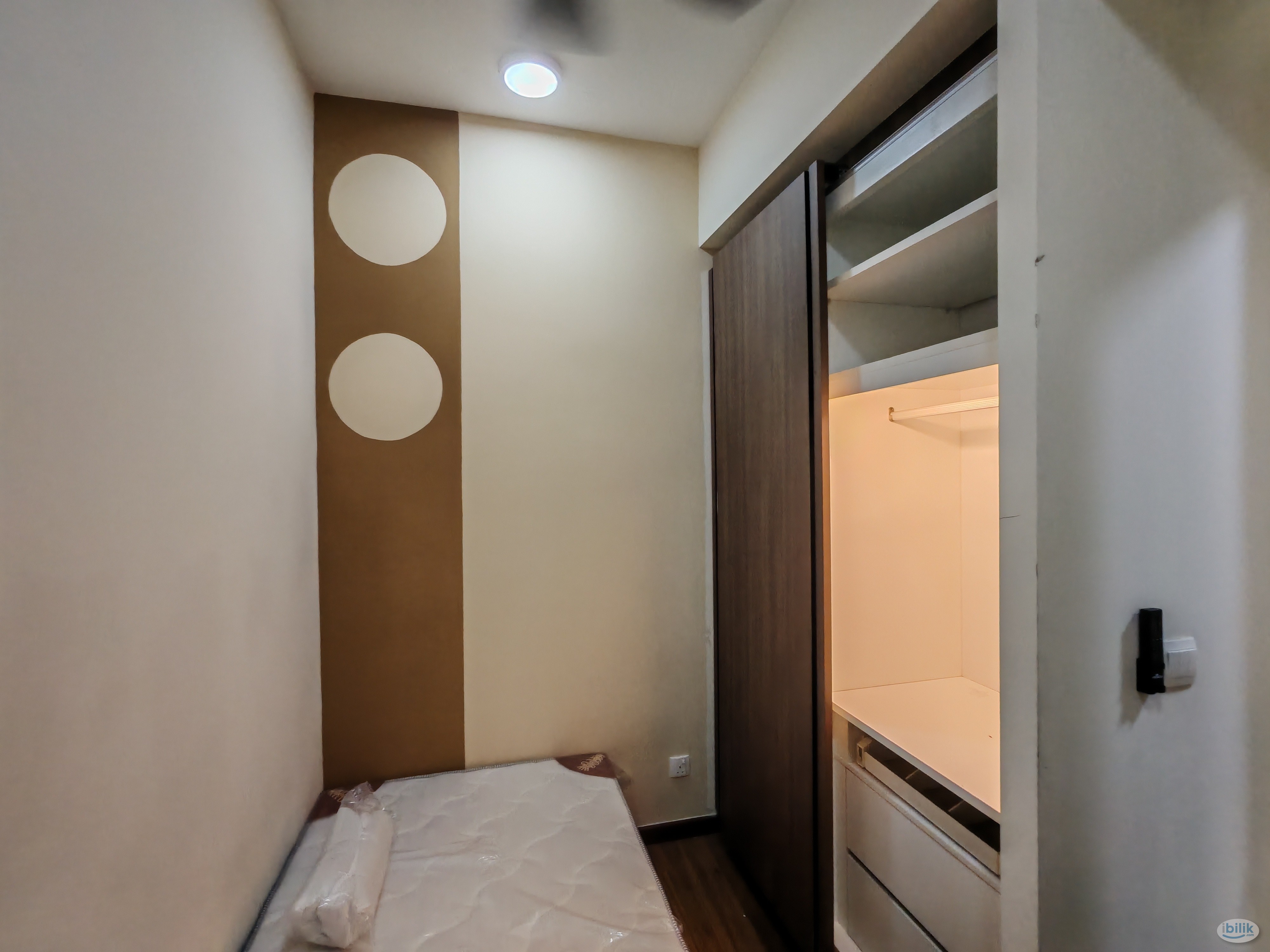🏠Single Bedroom Room at Petalz Residence🏠-Free WiFi 🌐🚄Walking to KTM🚄Free Electric Comon area,Free Water,Cleaning Free - Image 2