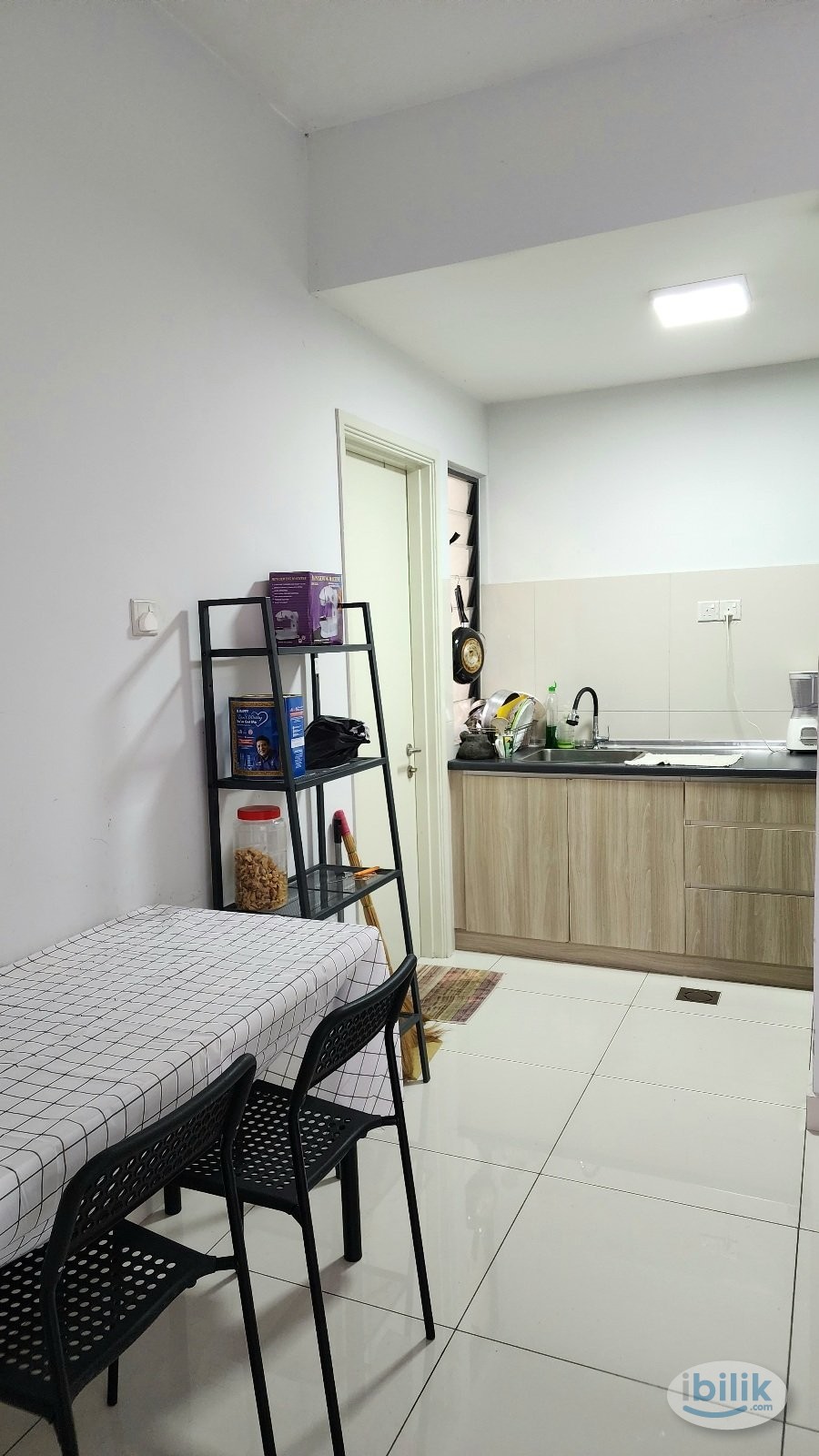 Female room near hospital putrajaya 10min drive MRT2 Giant infront - Image 2