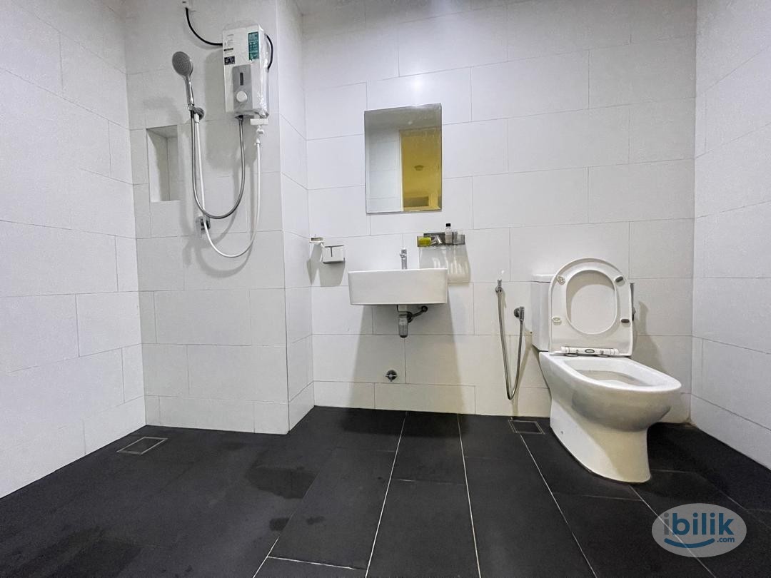 Medium Room at SQWhere, Sungai Buloh - Image 3