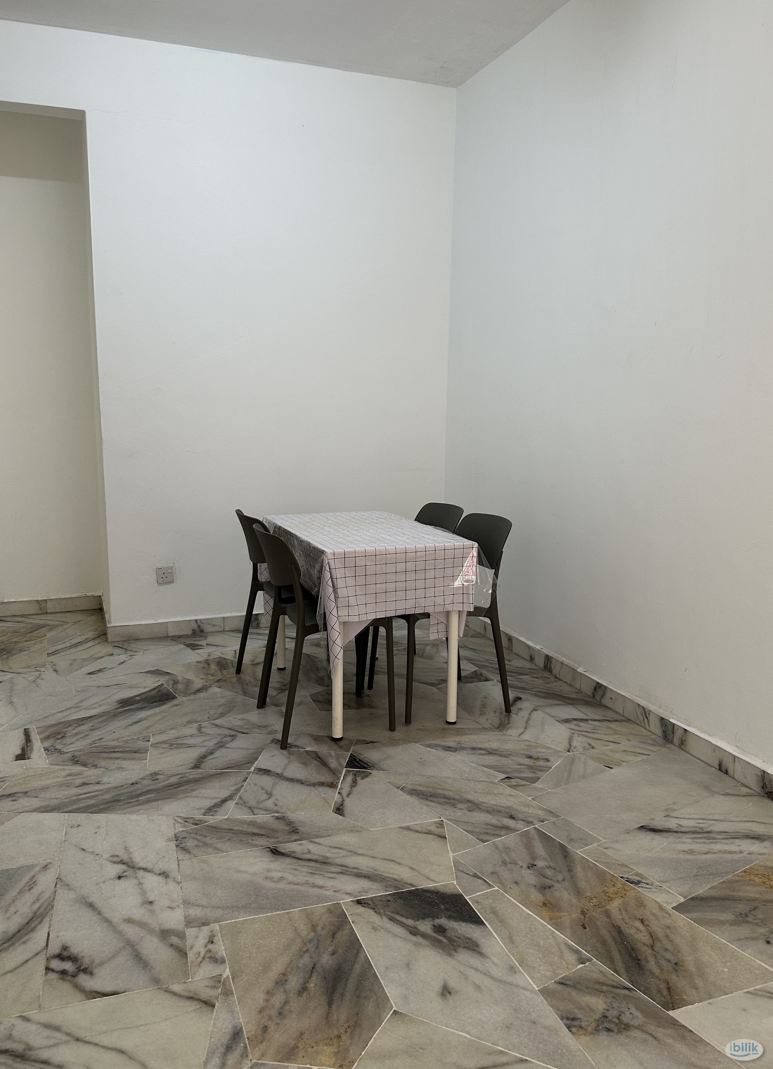 Master Room at Bandar Puncak Alam, Kuala Selangor - Image 5