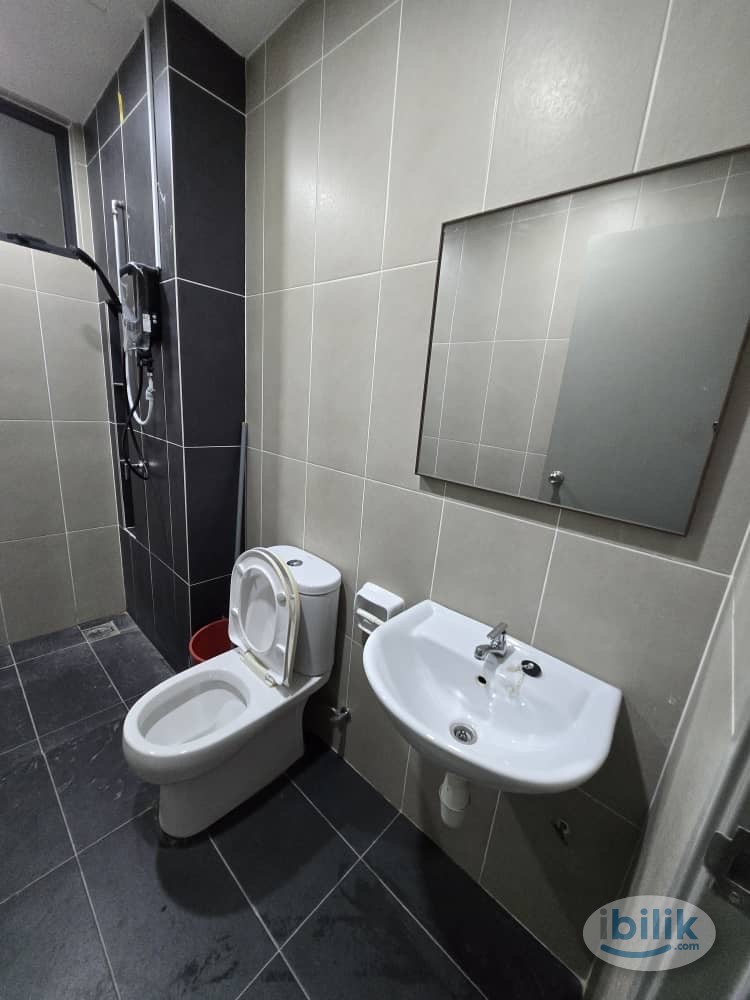 Middle Room at You Vista, Batu 9 Cheras - Image 5