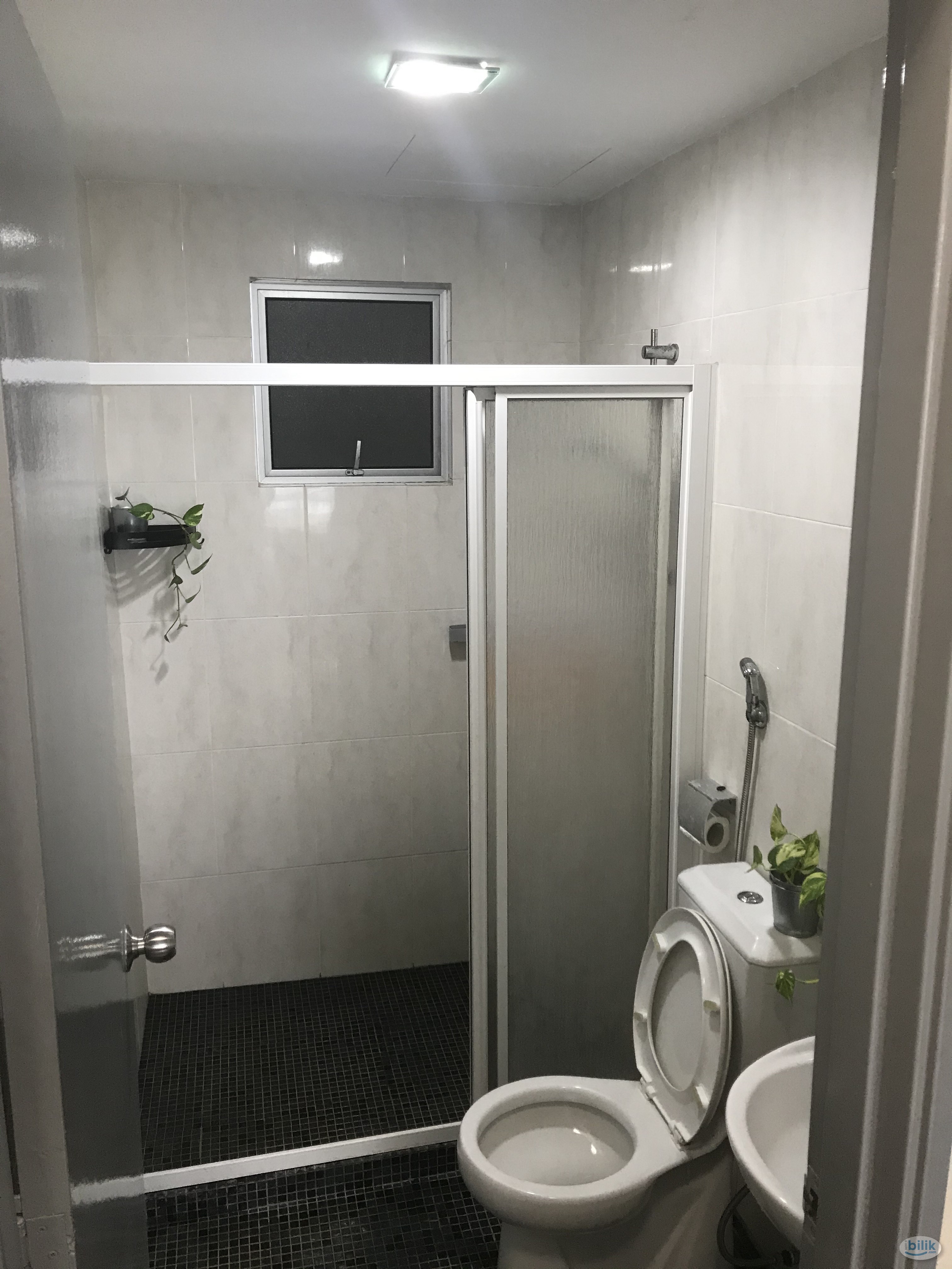 Single room, MRT in 700m, high speed Wi-Fi, Cuckoo water filter - Image 4