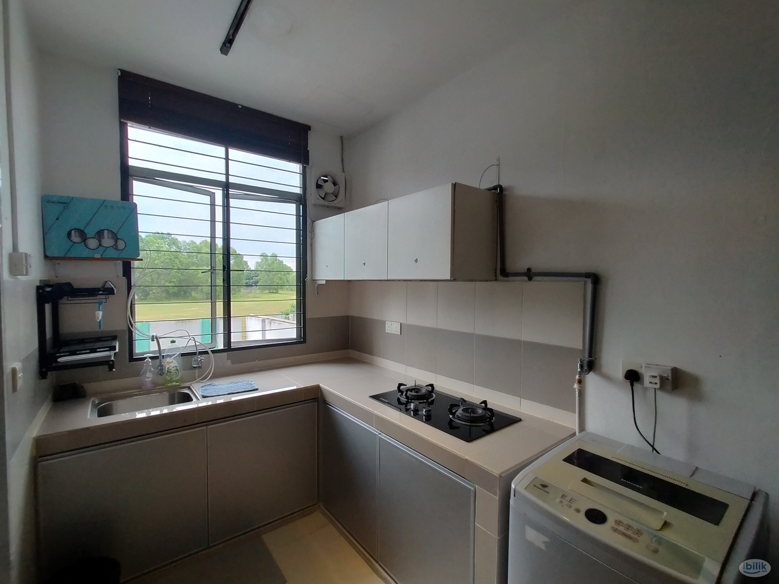 Female Middle room with Private 🛁Bathroom at Tasik Prima Puchong - Image 4