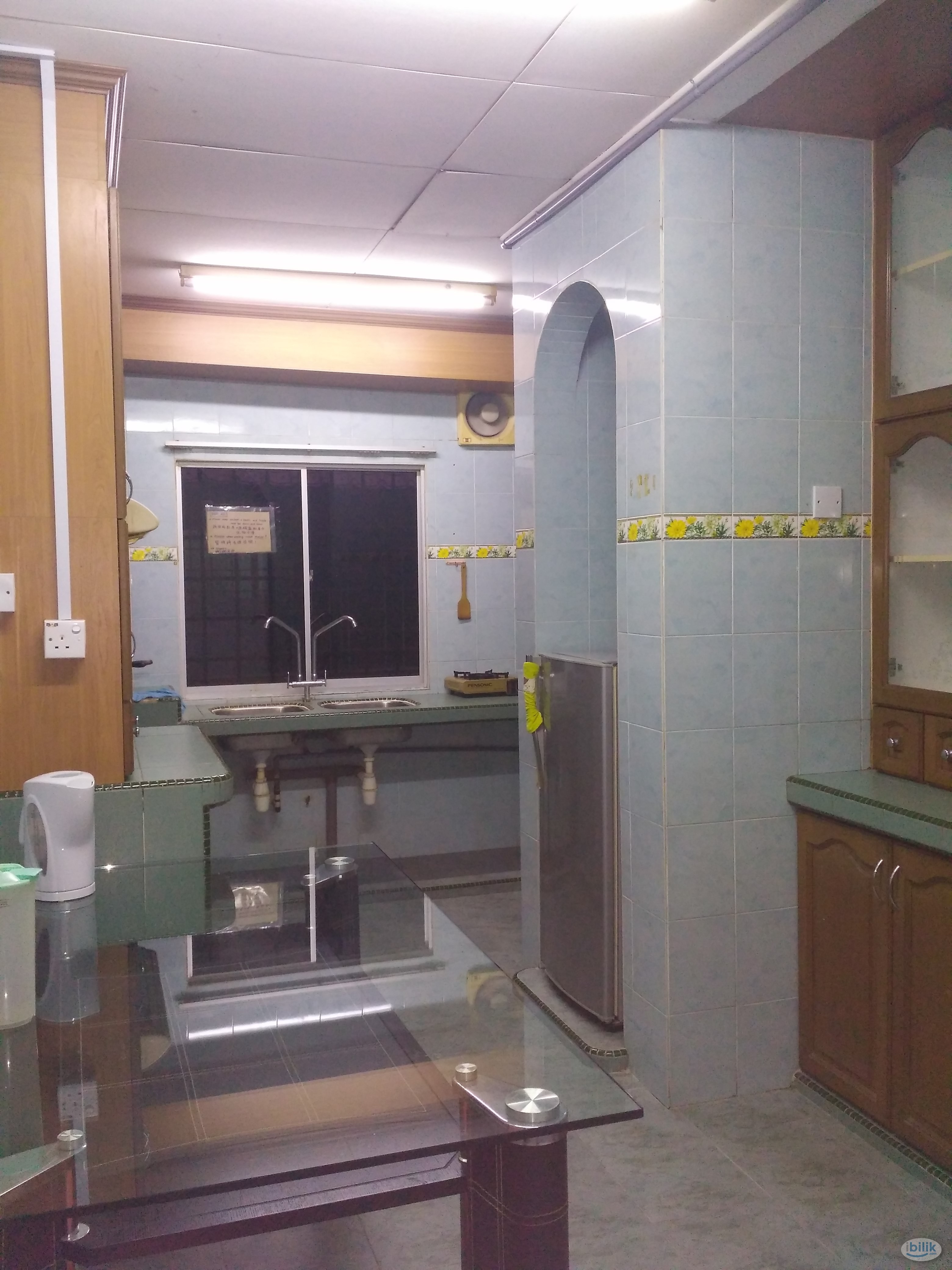 Middle Room at BK5, Bandar Kinrara - Image 4