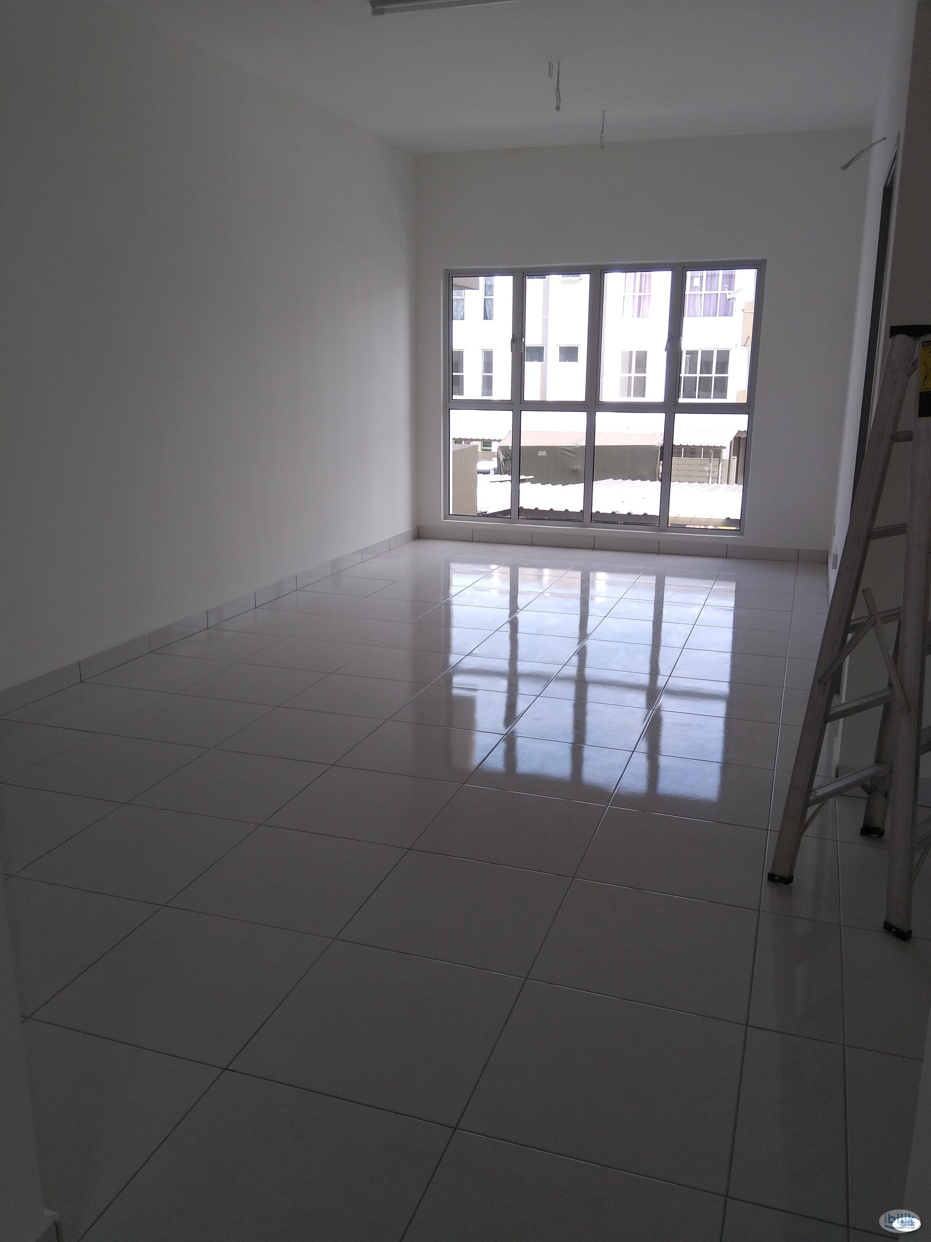 Fully furnish Medium Room for rent-BandarBotanic/BukitTinggi - Image 5