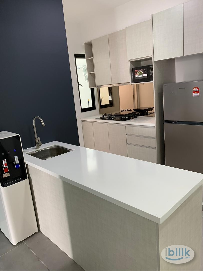 Master Room – Privacy & Comfort Guaranteed Available near by KL Eco City, Kuala Lumpur - Image 1