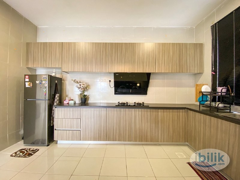 Middle Room at Kajang, Selangor - Image 5