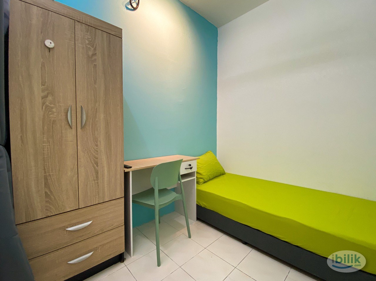 Middle Room at Seri Kembangan, Selangor - Image 1