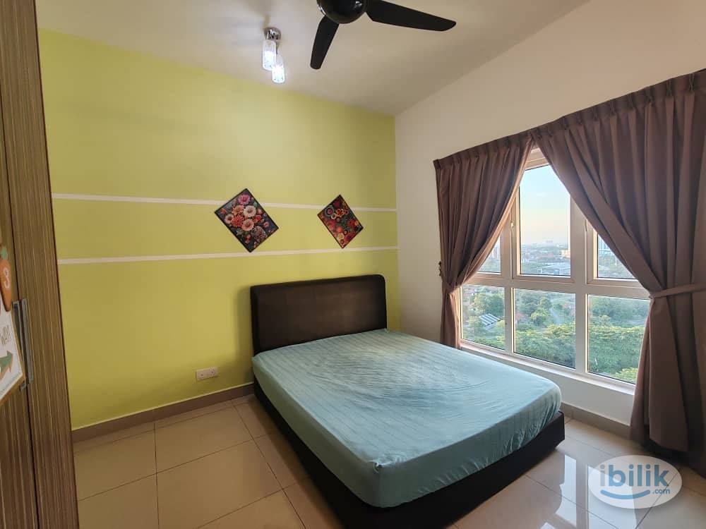 Master Room at Season Luxury Apartment @ Larkin - Image 1