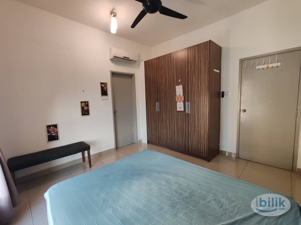 Master Room at Season Luxury Apartment @ Larkin - Image 3