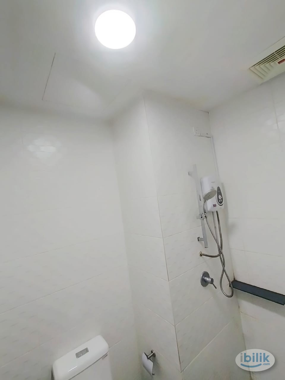 Female Master Room @ Elevia Condo (Near IOI Mall, Setia Walk, Bandar Puteri,PFCC,Bukit Puchong,Puchong Perdana) - Image 2