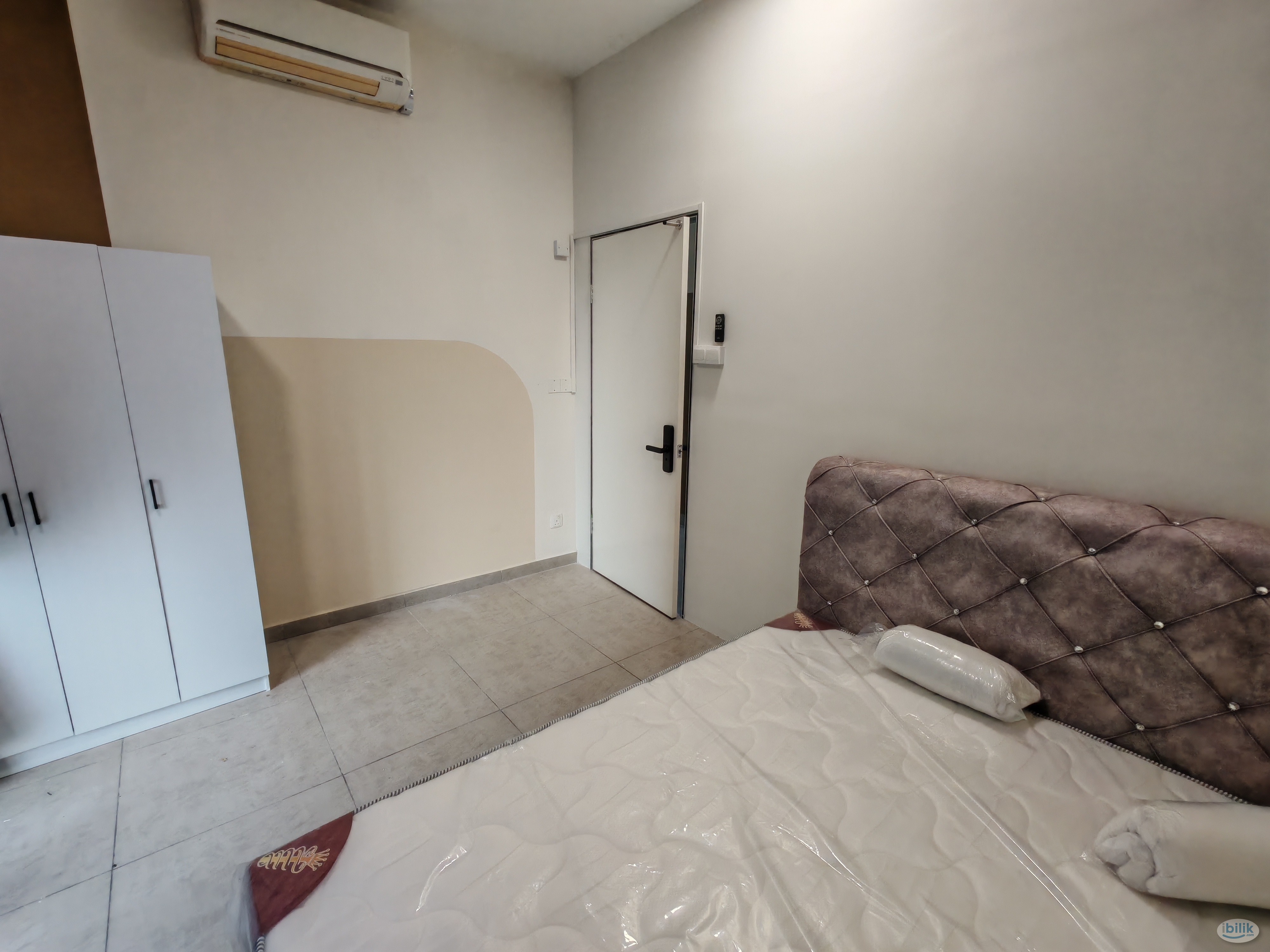 Middle Room at The Petalz, Old Klang Road - Image 2