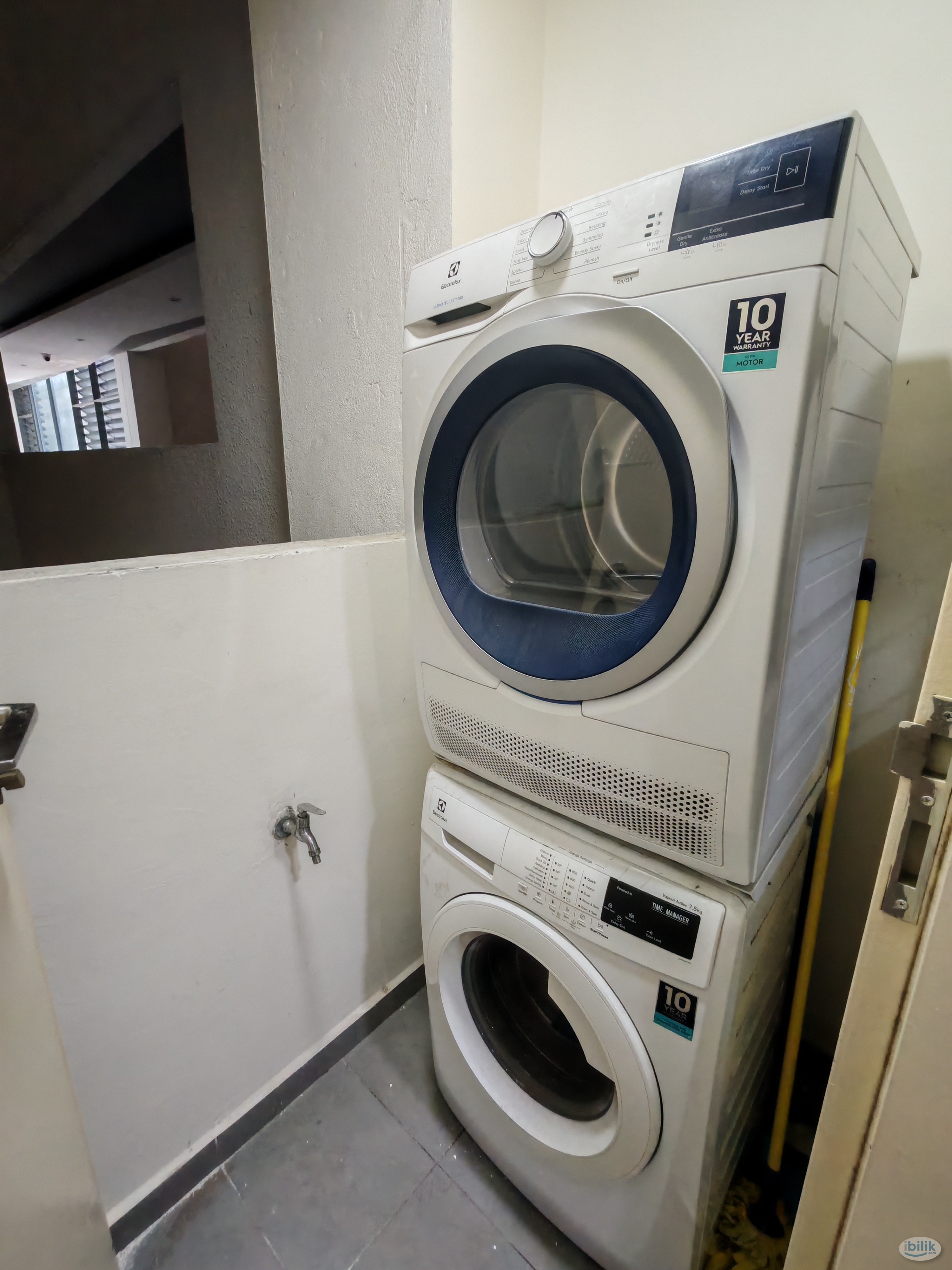 Middle Room at The Petalz, Old Klang Road - Image 4