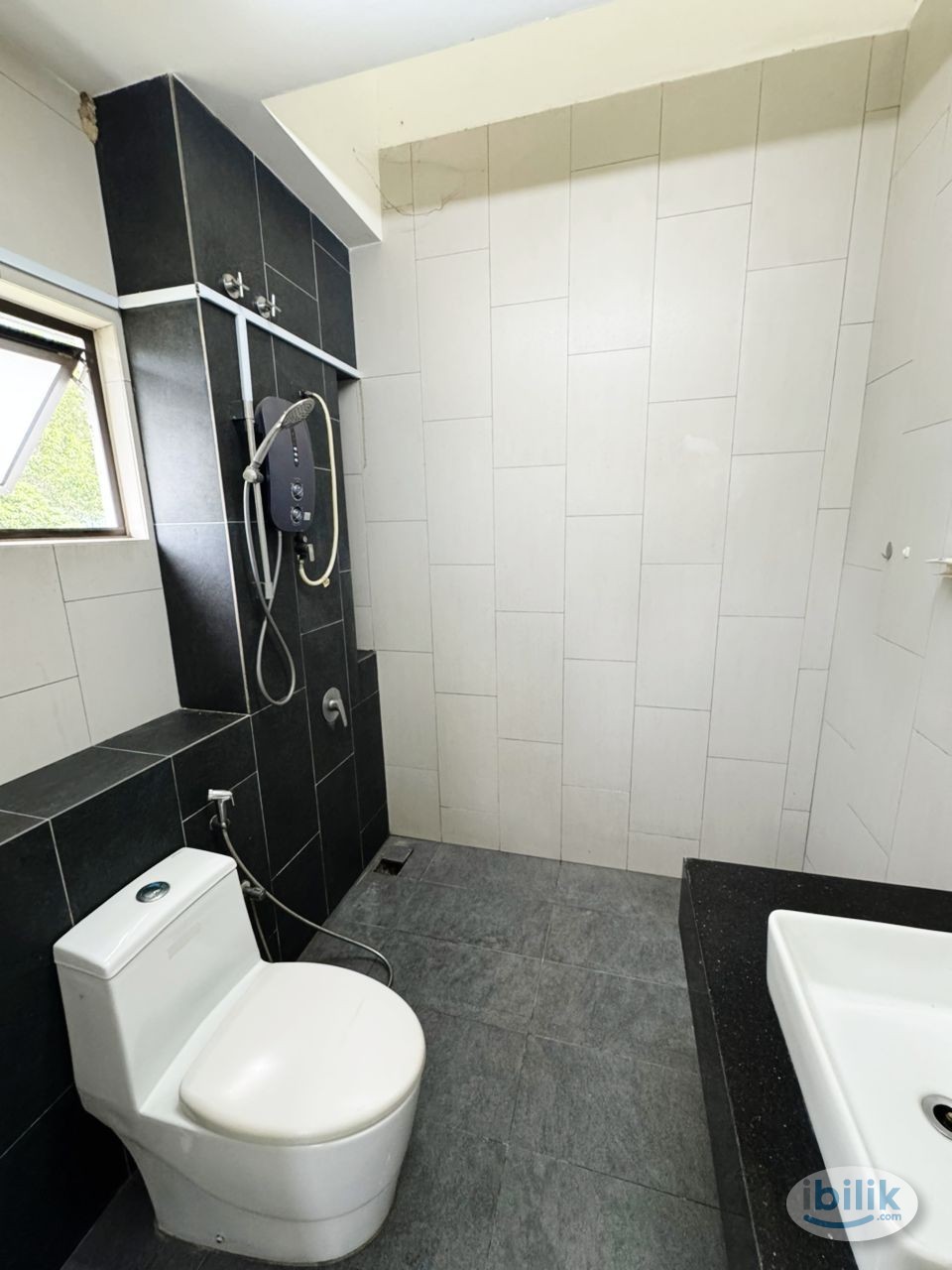 🔥Single Room with attached bathroom at SETIA UTAMA🔥 - Image 2