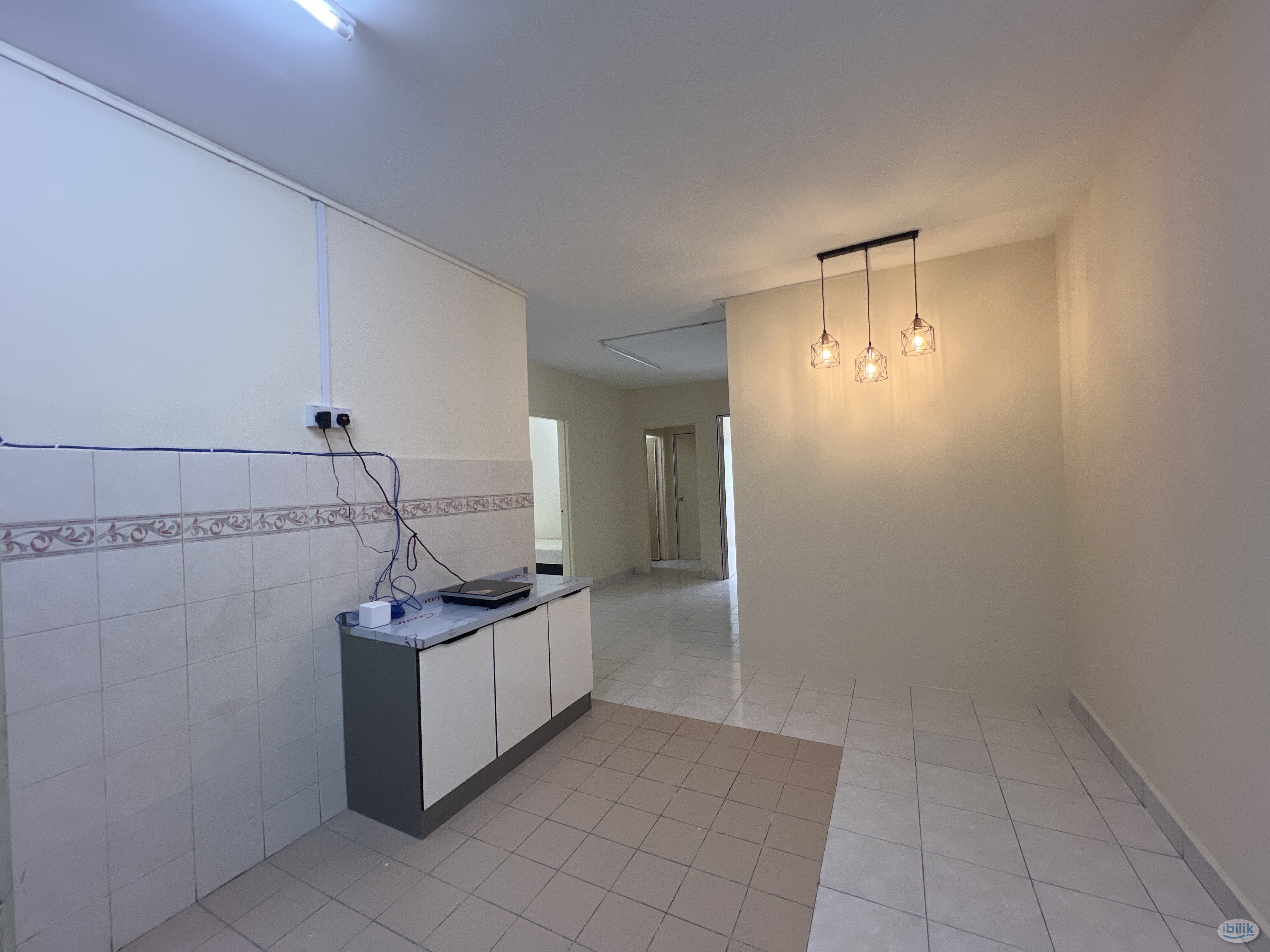 🚶‍♀️Walking Distance to Bus Stop⭐ NEWLY RENOVATED 🔥Single Room at Flora Damansara, Damansara Perdana - Image 2