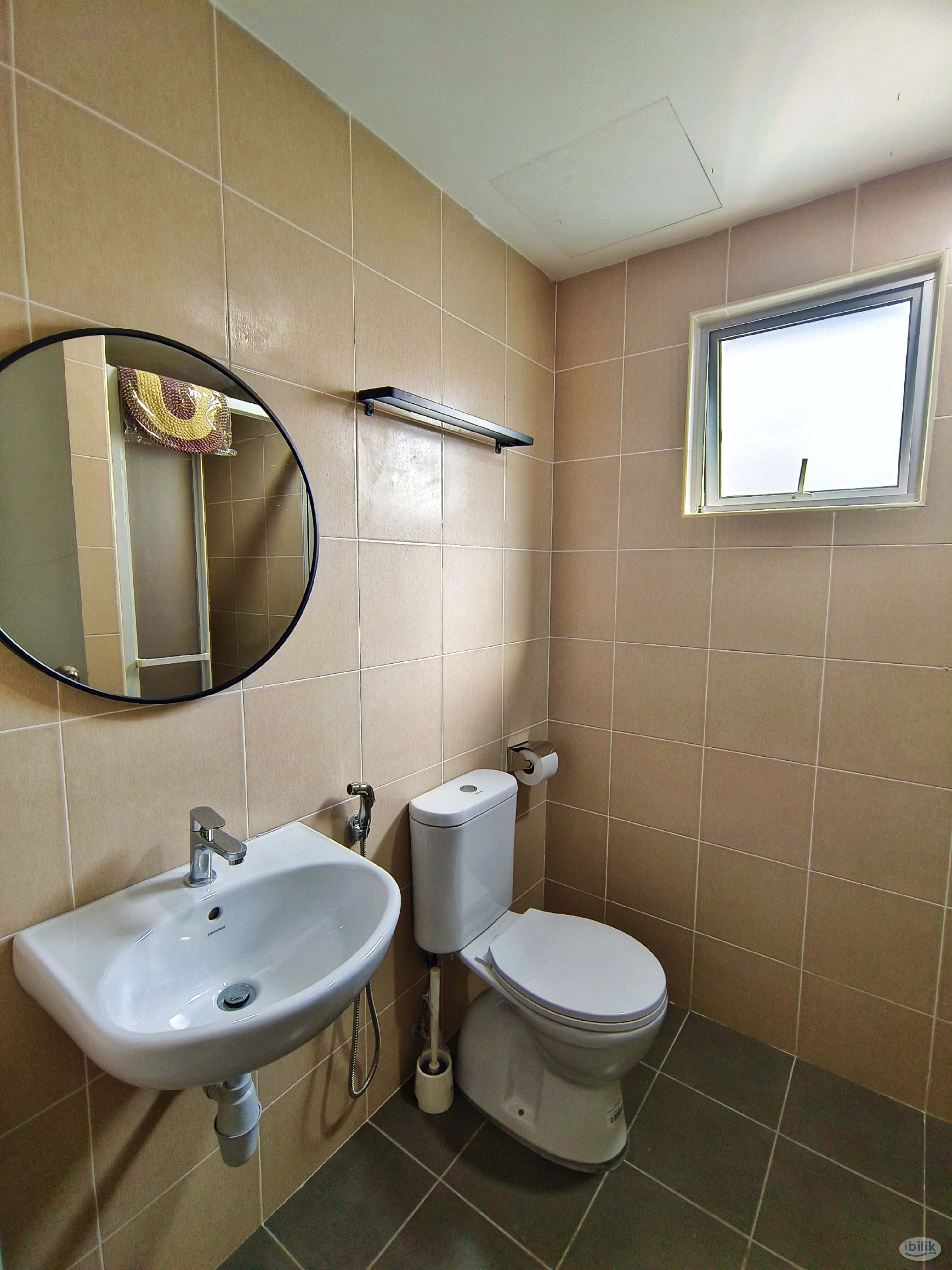Master Room at Razak City Residences, Sungai Besi - Image 2