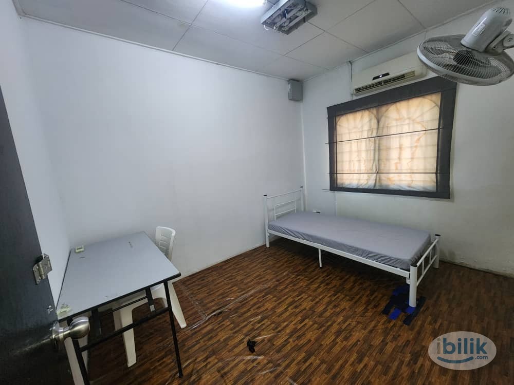 Comfy room for rent at SS7, Kelana Jaya🏡 Local only ❗ - Image 1