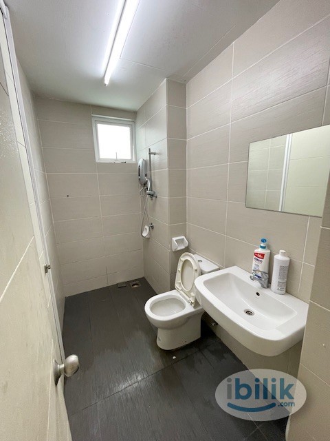 Regina Condo Usj 1_Small Room - Image 4
