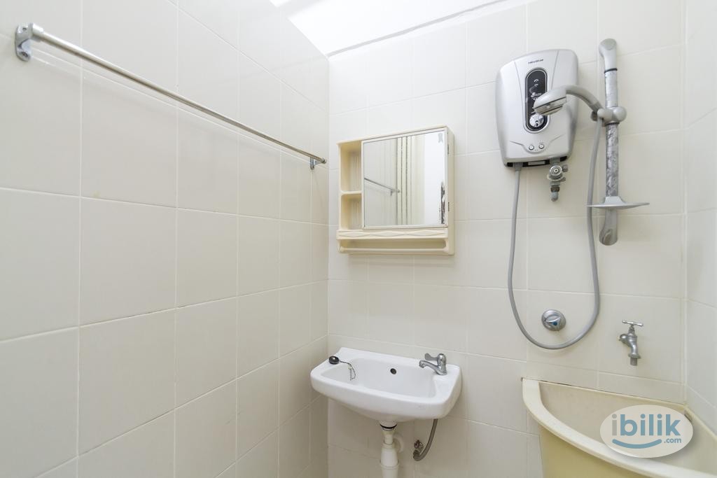 🪄 Fully Furnished Single Room ‼️ Clean, Cozy & Ready! at Taman Puncak Jalil, Bandar Putra Permai - Image 2