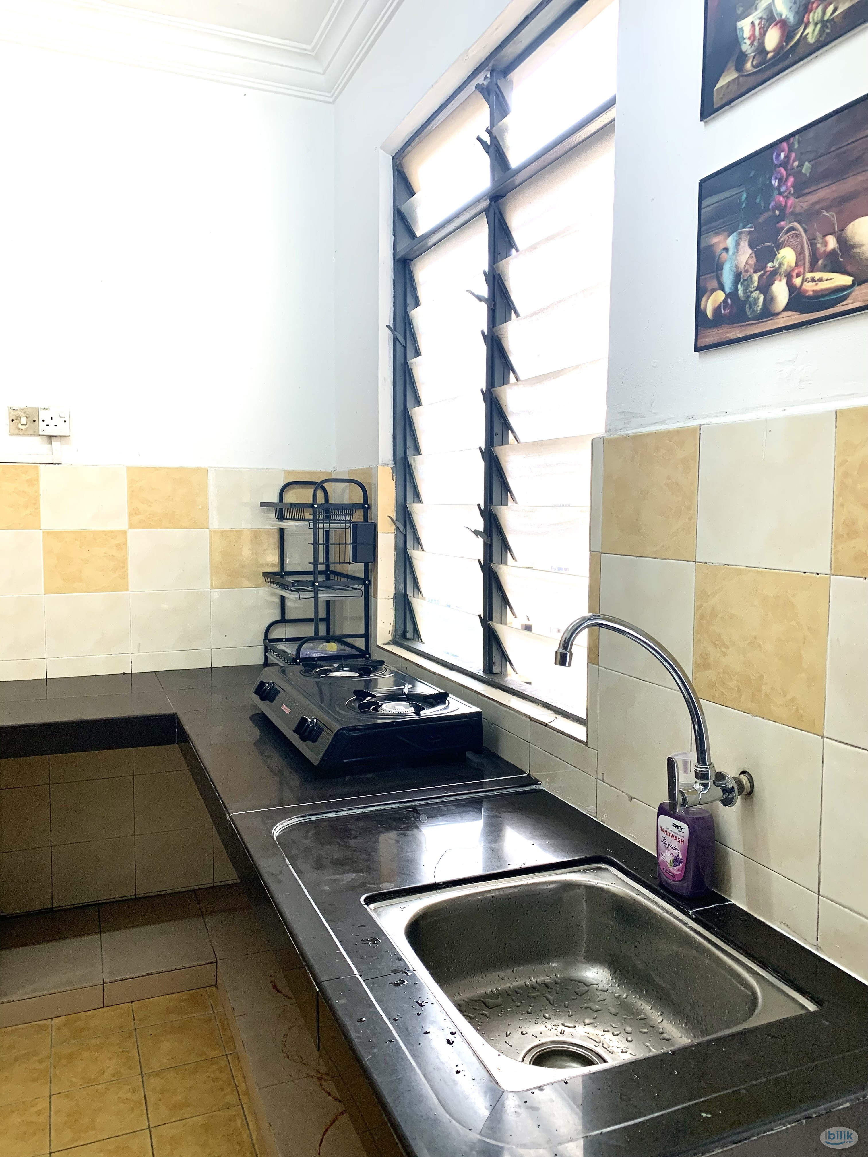 Furnished Single Room @ Mentari Court Apt (Free Wifi) - Image 1