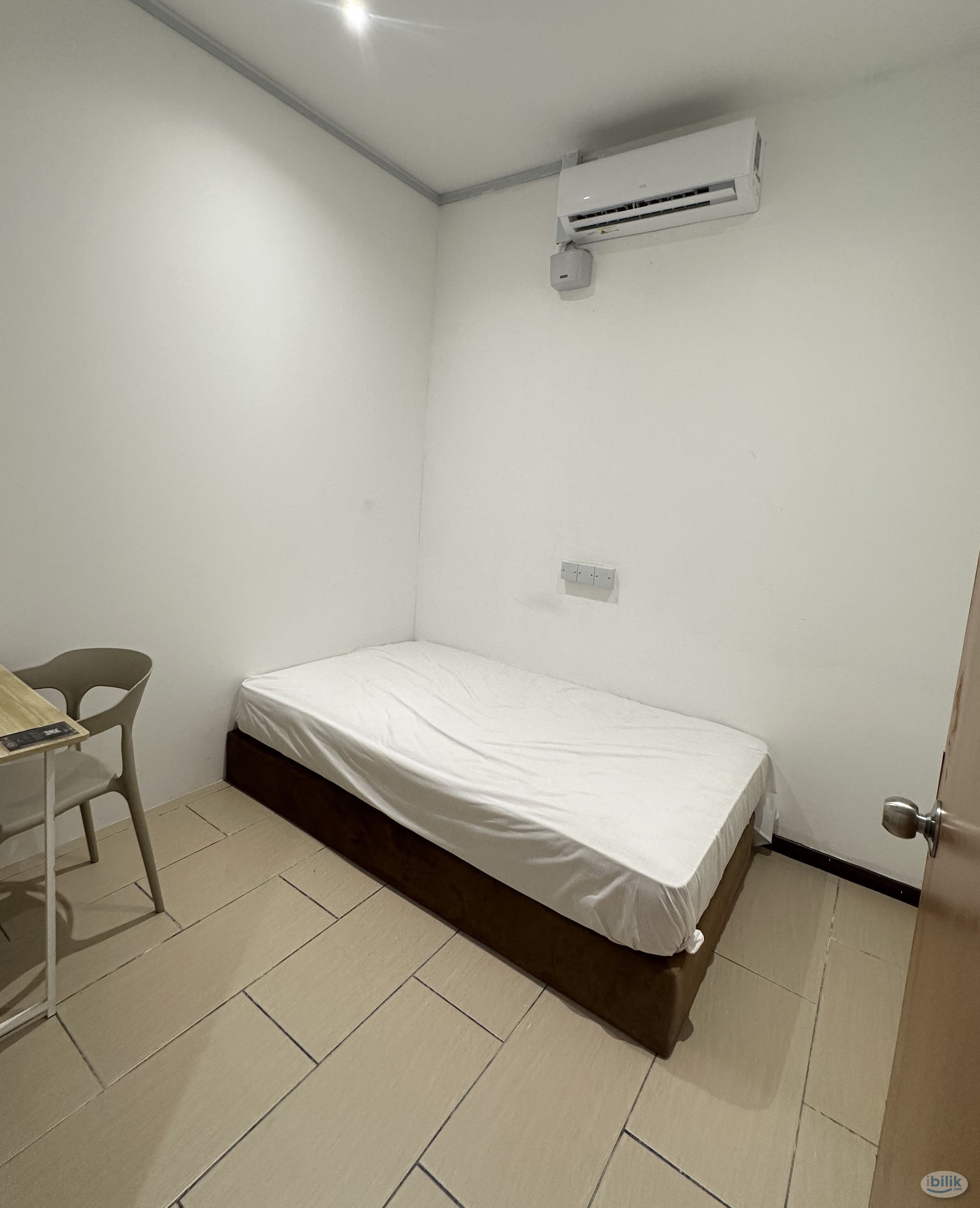 🚶🏻‍♂️WALKING DISTANCE TO UITM SHAH ALAM 🚶‍♀️ COLIVING CONCEPT WITH ZERO DEPOSIT 🤩 - Image 1