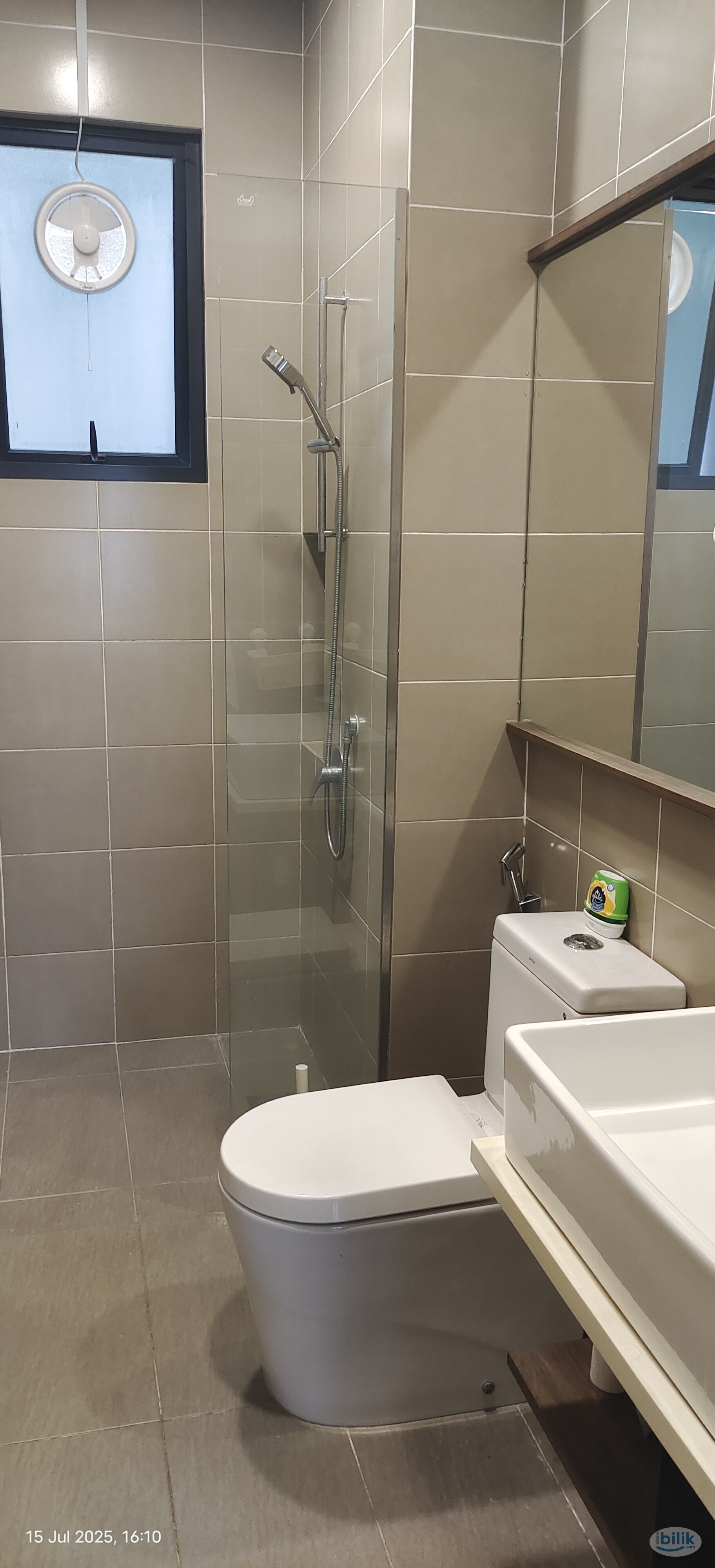 Middle Room at Nidoz Residences, Desa Petaling - Image 3