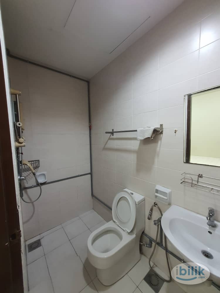 Impian Meridian Female Master Room For Rent - Image 4