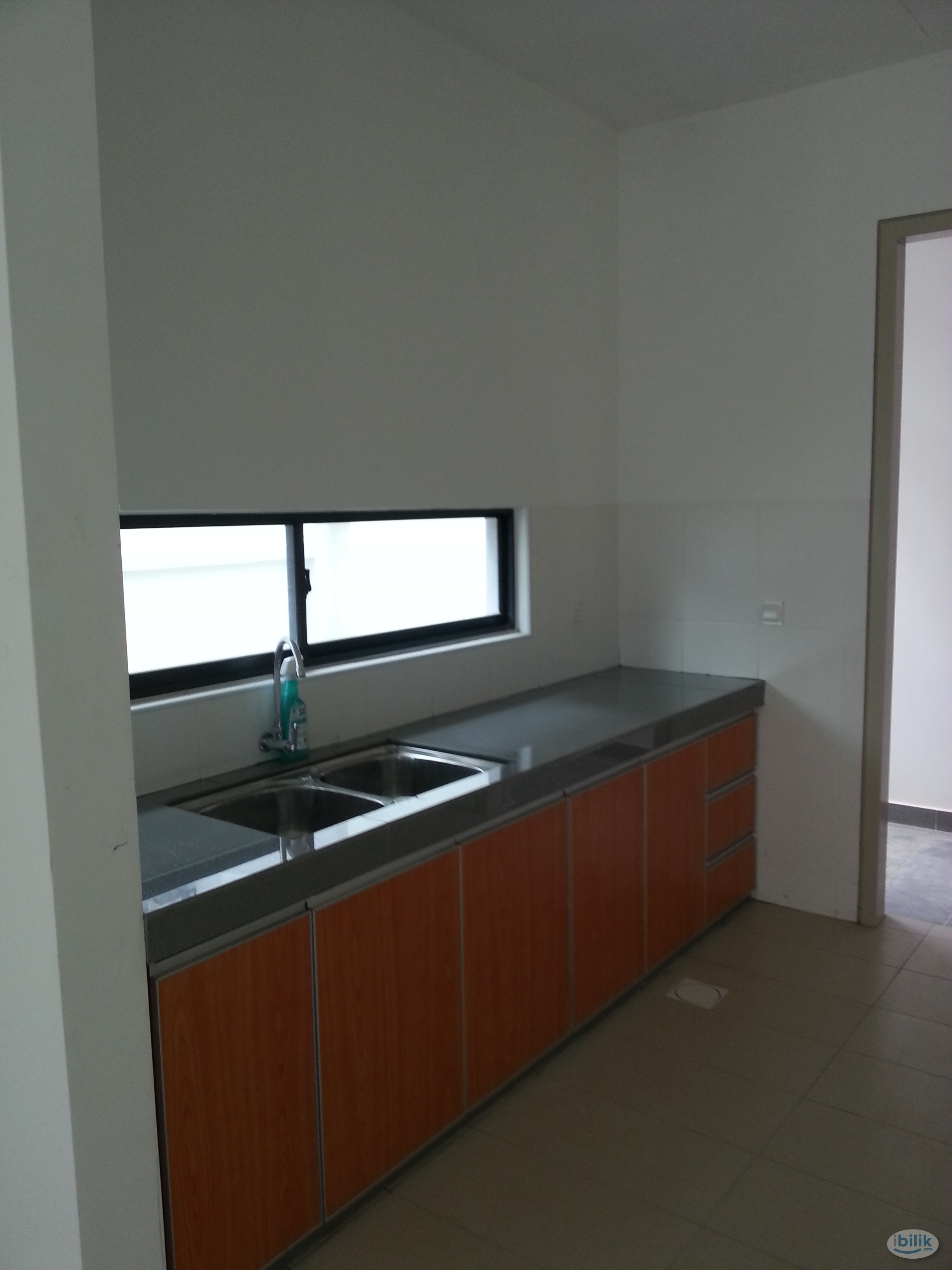Middle Room at Bandar Rimbayu, Kota Kemuning - Image 3